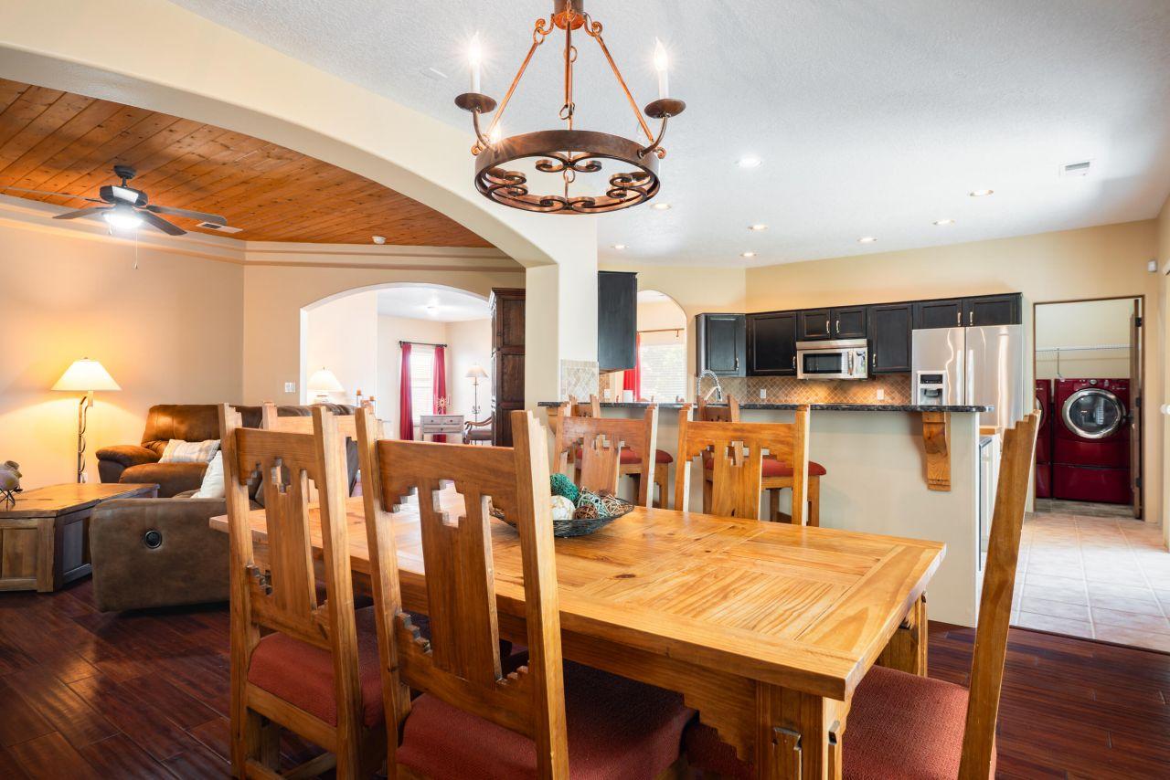 Albuquerque, New Mexico, 87114, United States, 5 Bedrooms Bedrooms, ,4 BathroomsBathrooms,Residential,For Sale,1890374