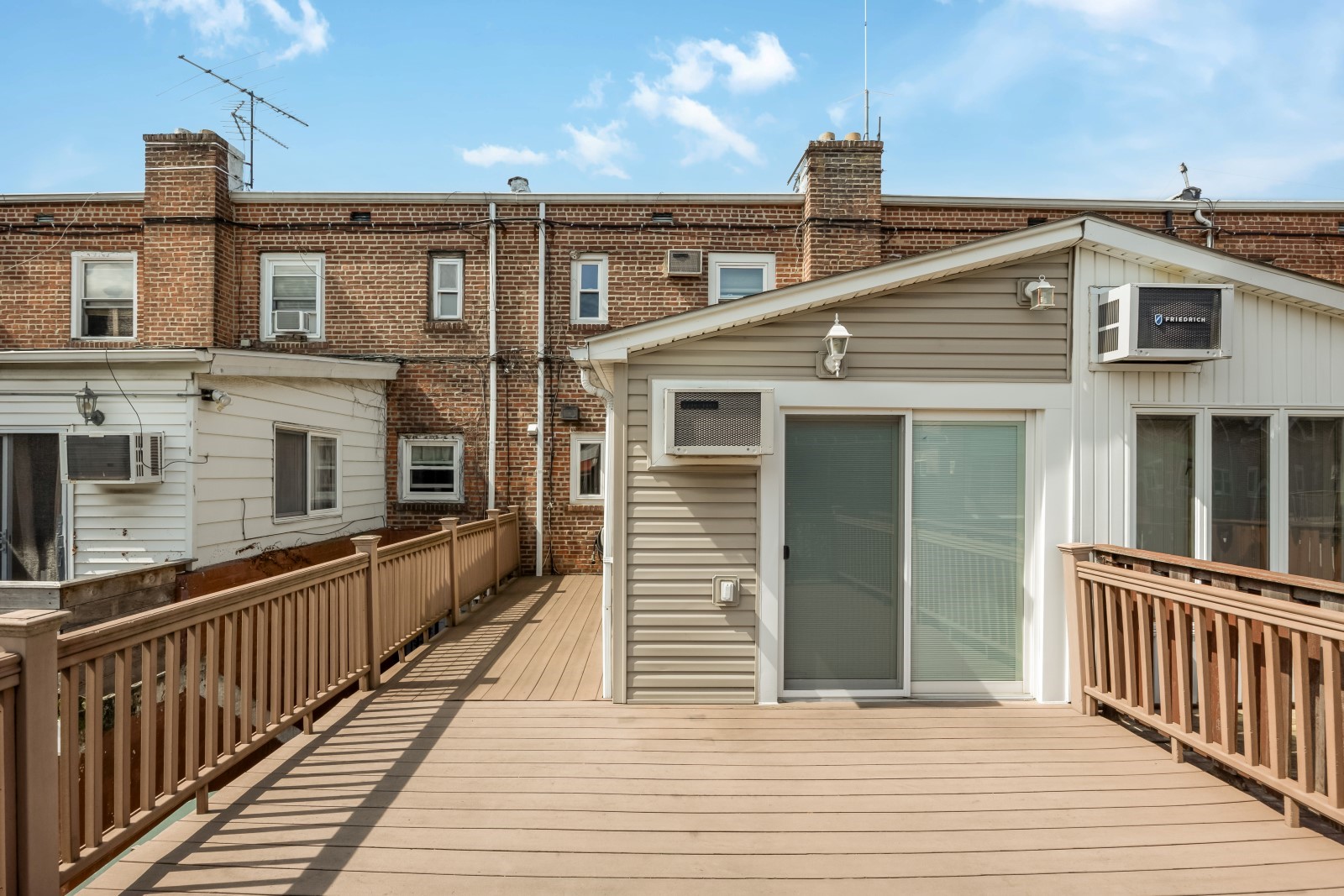 Middle Village, New York, 11379, United States, 2 Bedrooms Bedrooms, ,2 BathroomsBathrooms,Residential,For Sale,1941083