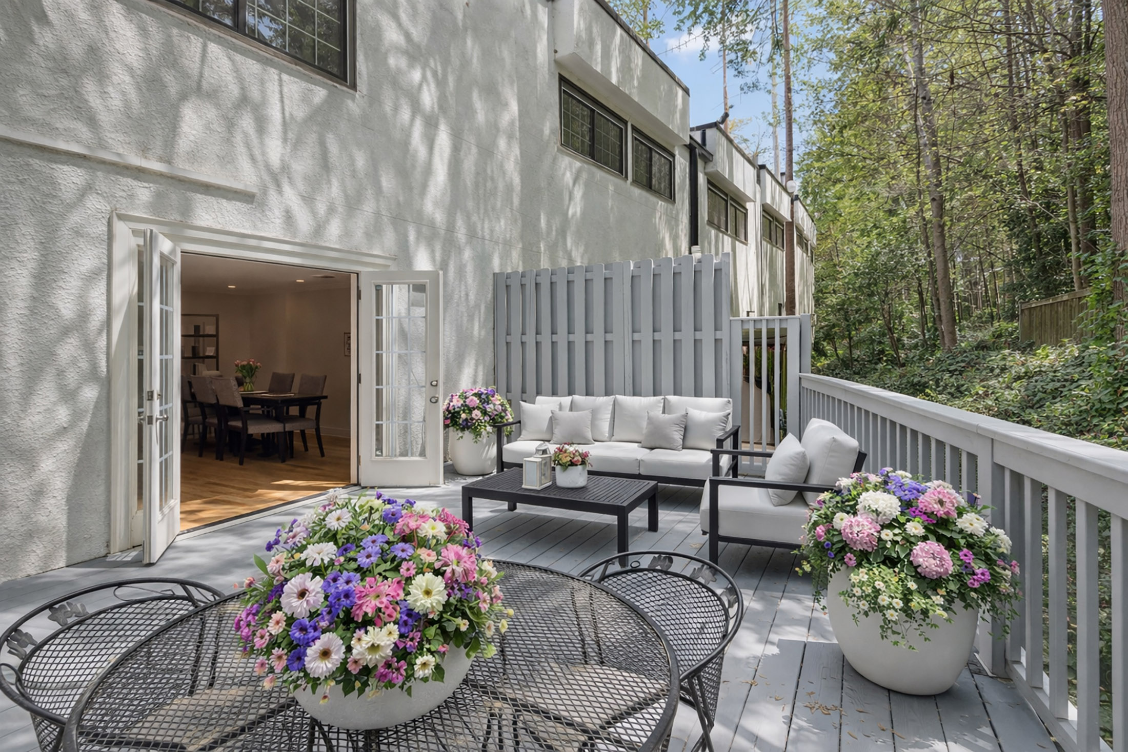  Beautifully Updated Two-story Townhome - 物件實景