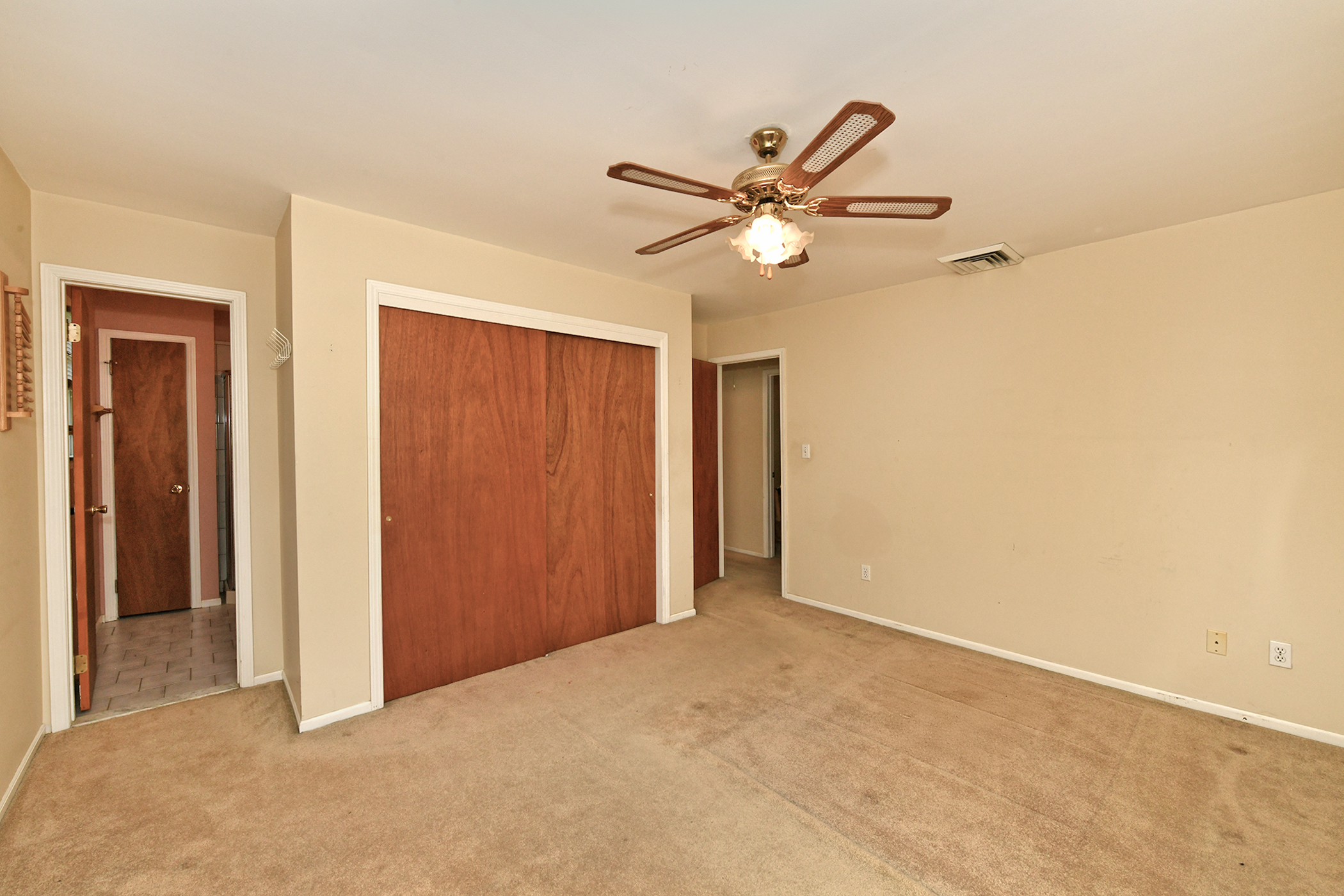 Bethpage, New York, 11714, United States, 4 Bedrooms Bedrooms, ,3 BathroomsBathrooms,Residential,For Sale,1880879