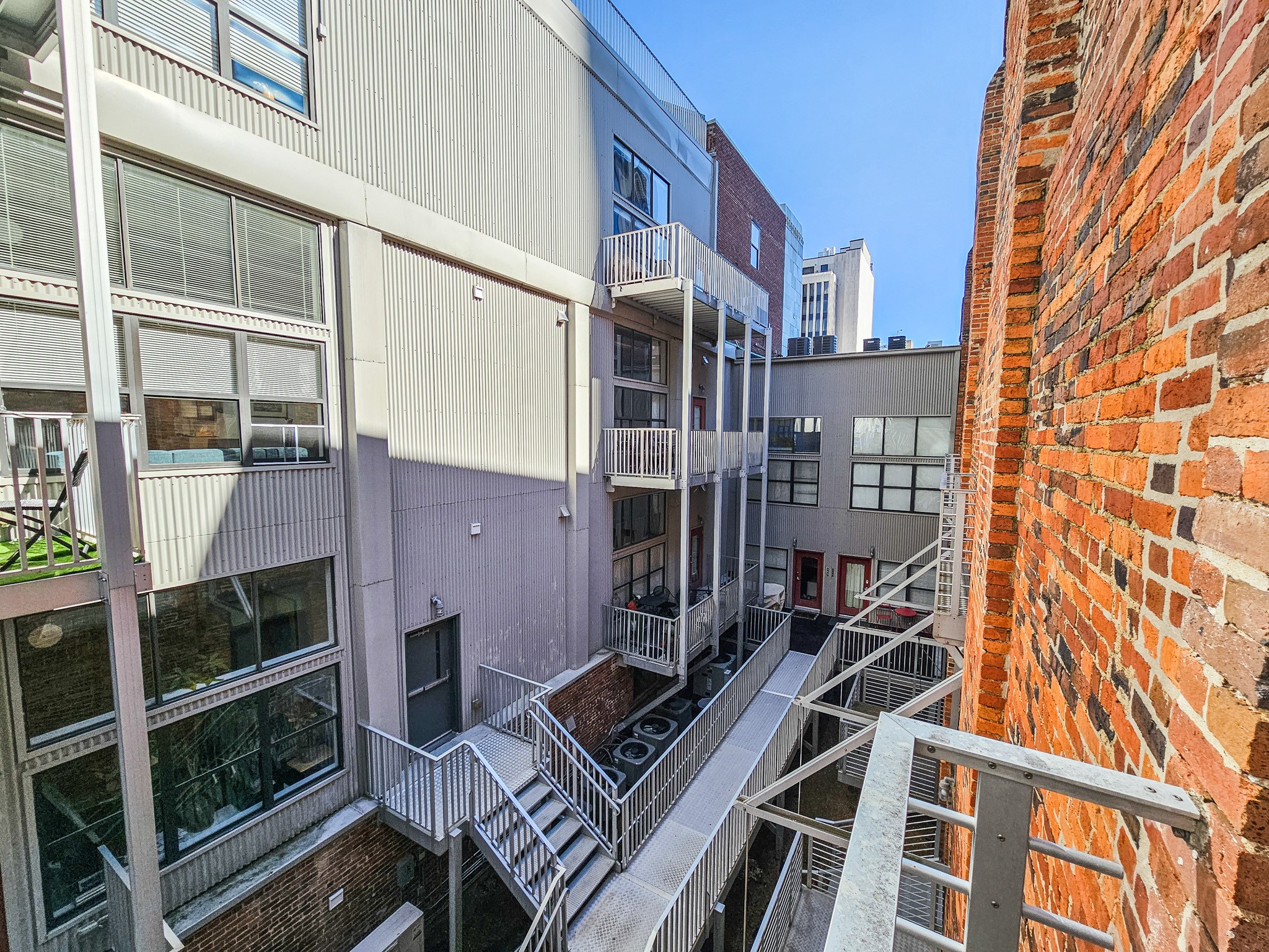 Nashville, Tennessee, 37219, United States, 2 Bedrooms Bedrooms, ,2 BathroomsBathrooms,Residential,For Sale,1743345