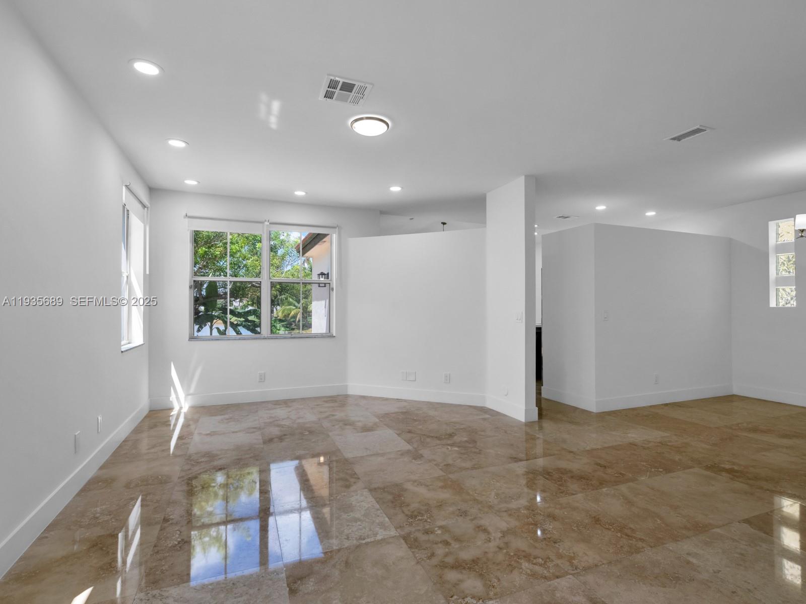 Pembroke Pines, Florida, 33029, United States, 3 Bedrooms Bedrooms, ,2 BathroomsBathrooms,Residential,For Sale,2006378