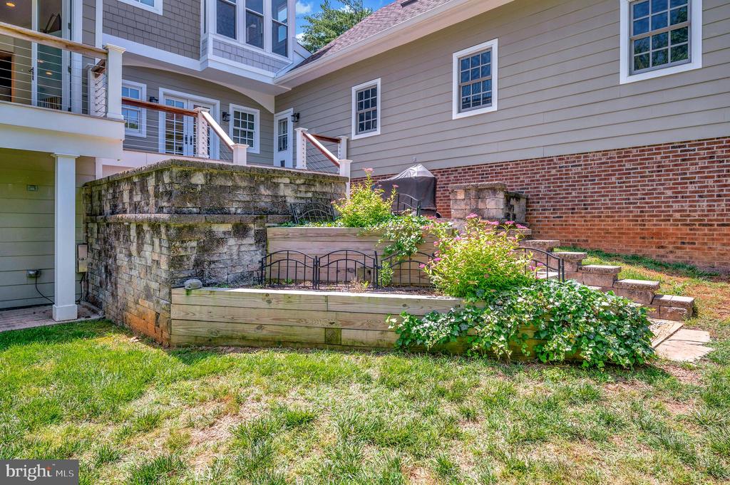 Fredericksburg, Virginia, 22405, United States, 5 Bedrooms Bedrooms, ,5 BathroomsBathrooms,Residential,For Sale,1825163