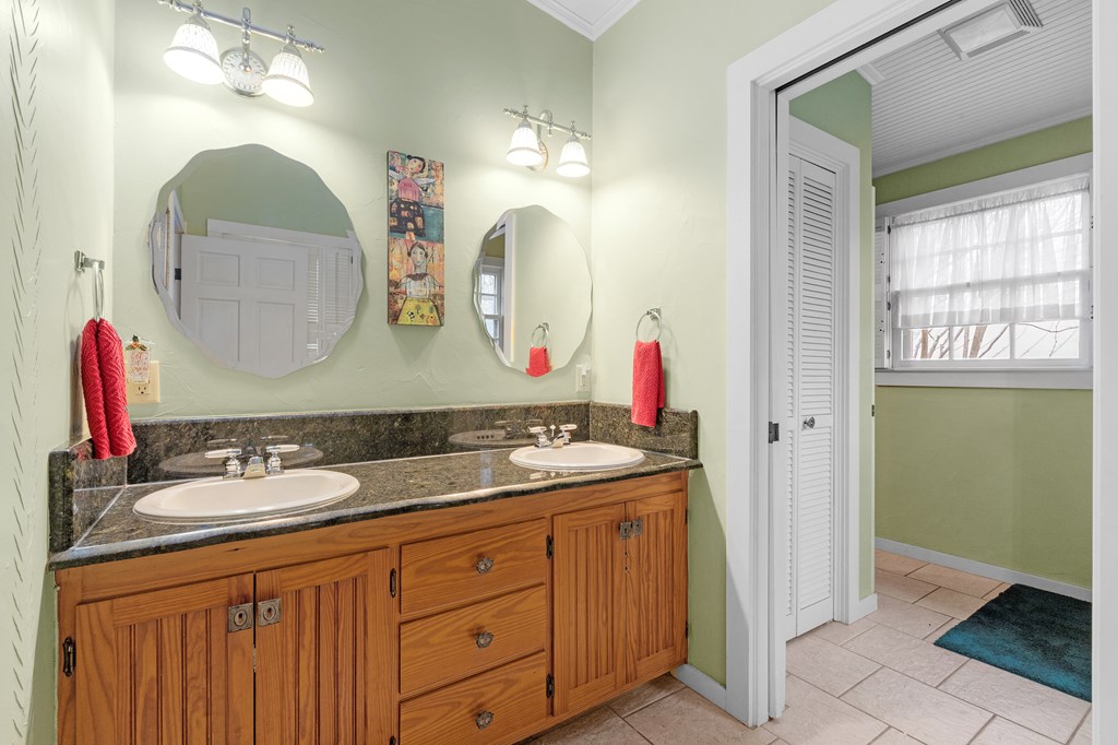 211 S Crockett St, Fredericksburg, Texas, 78624, United States, 3 Bedrooms Bedrooms, ,3 BathroomsBathrooms,Residential,For Sale,211 S Crockett St,1217754