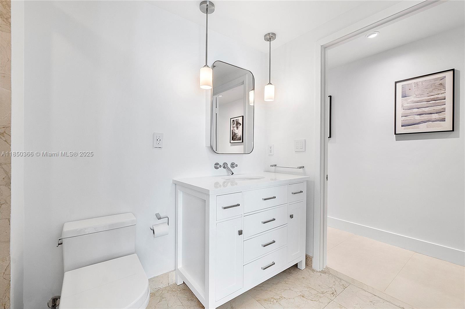 Miami Beach, Florida, 33140, United States, 1 Bedroom Bedrooms, ,1 BathroomBathrooms,Residential,For Sale,1906167