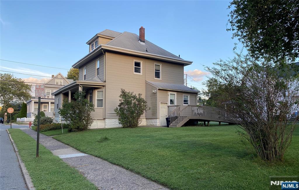 Hawthorne, New Jersey, 07506, United States, 2 Bedrooms Bedrooms, ,2 BathroomsBathrooms,Residential,For Sale,1903354