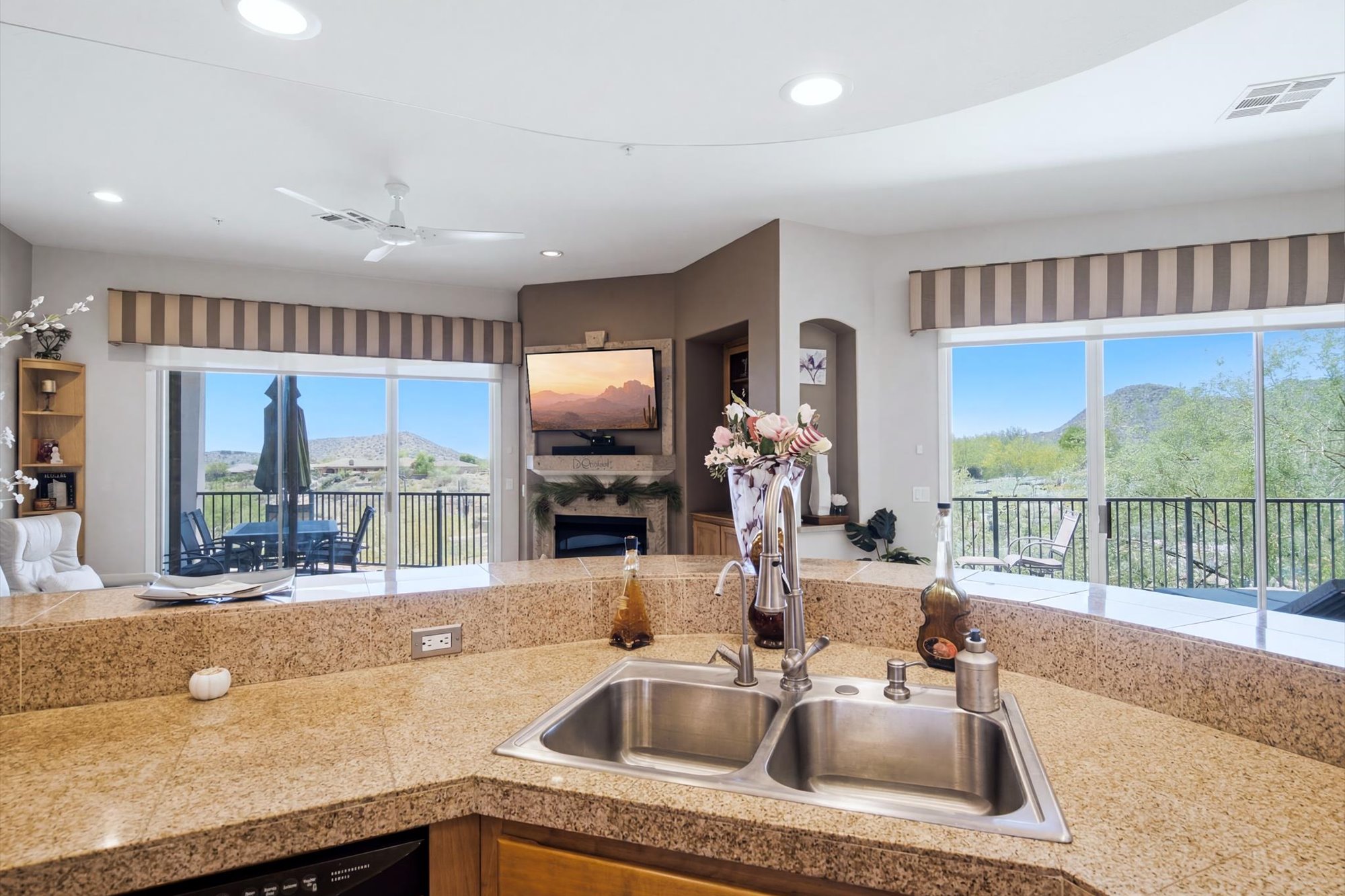  14850 E Grandview Drive 202  Fountain Hills, AZ - 物件實景