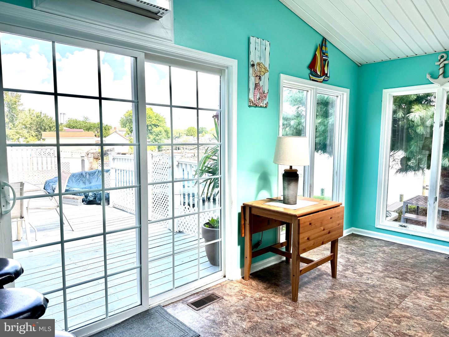 Dundalk, Maryland, 21222, United States, 3 Bedrooms Bedrooms, ,4 BathroomsBathrooms,Residential,For Sale,1906595