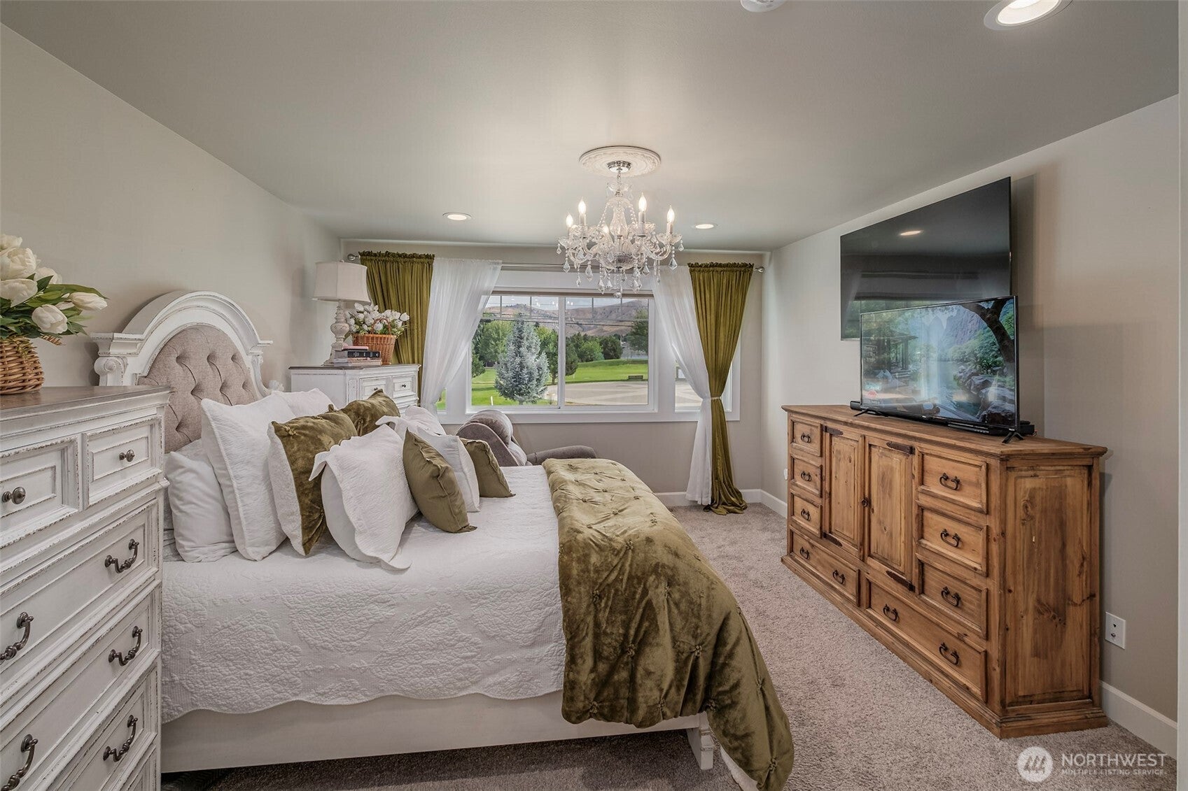 Wenatchee, Washington, 98801, United States, 3 Bedrooms Bedrooms, ,3 BathroomsBathrooms,Residential,For Sale,1911127