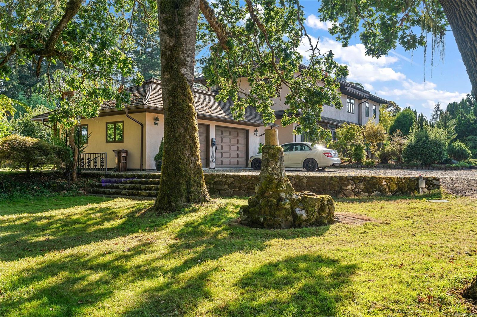 NORTH SAANICH, British Columbia, V8L 5P8, CA, 7 Bedrooms Bedrooms, ,Residential,For Sale,1948660