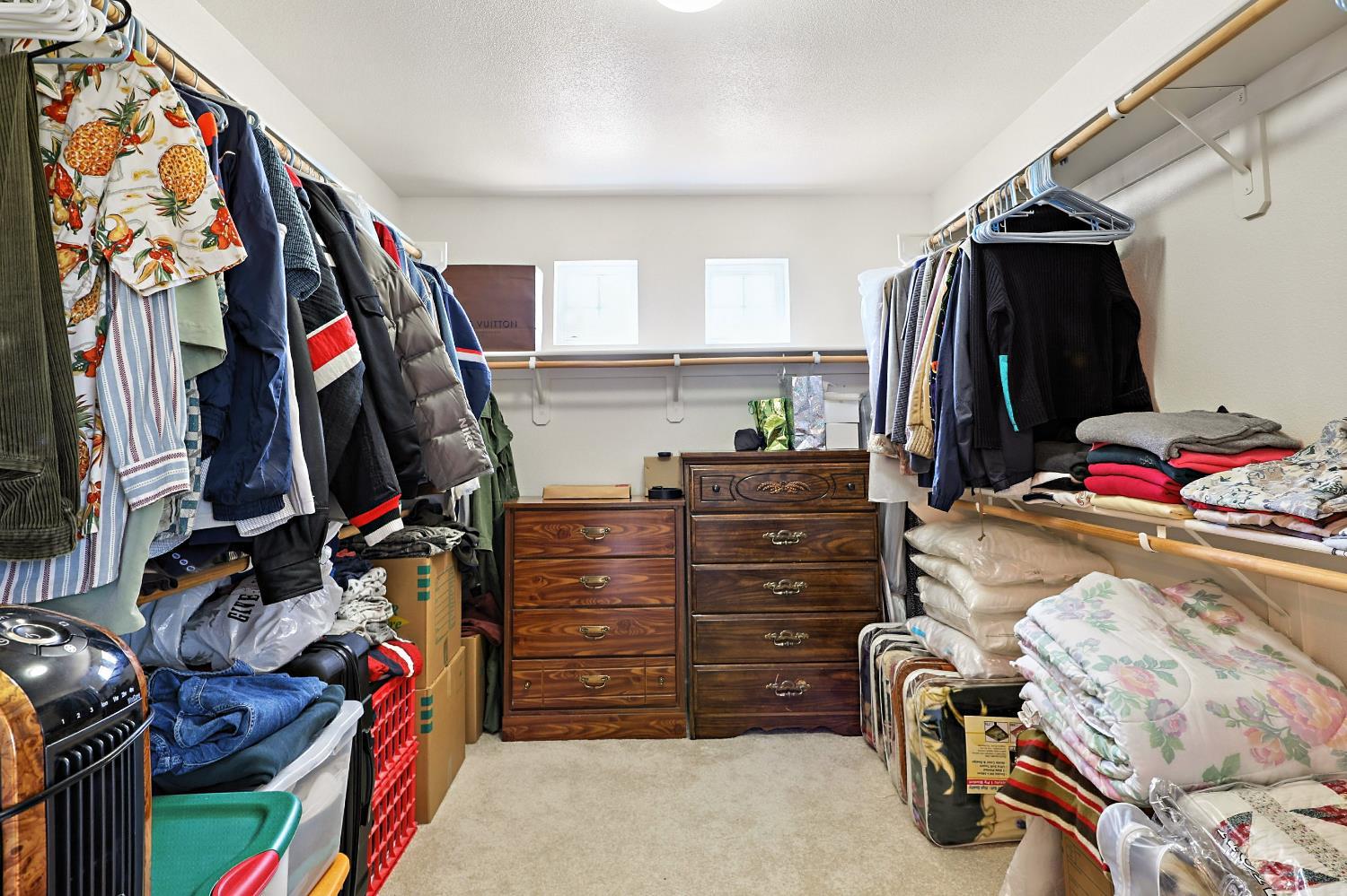 Chowchilla, California, 93610, United States, 4 Bedrooms Bedrooms, ,3 BathroomsBathrooms,Residential,For Sale,1921259
