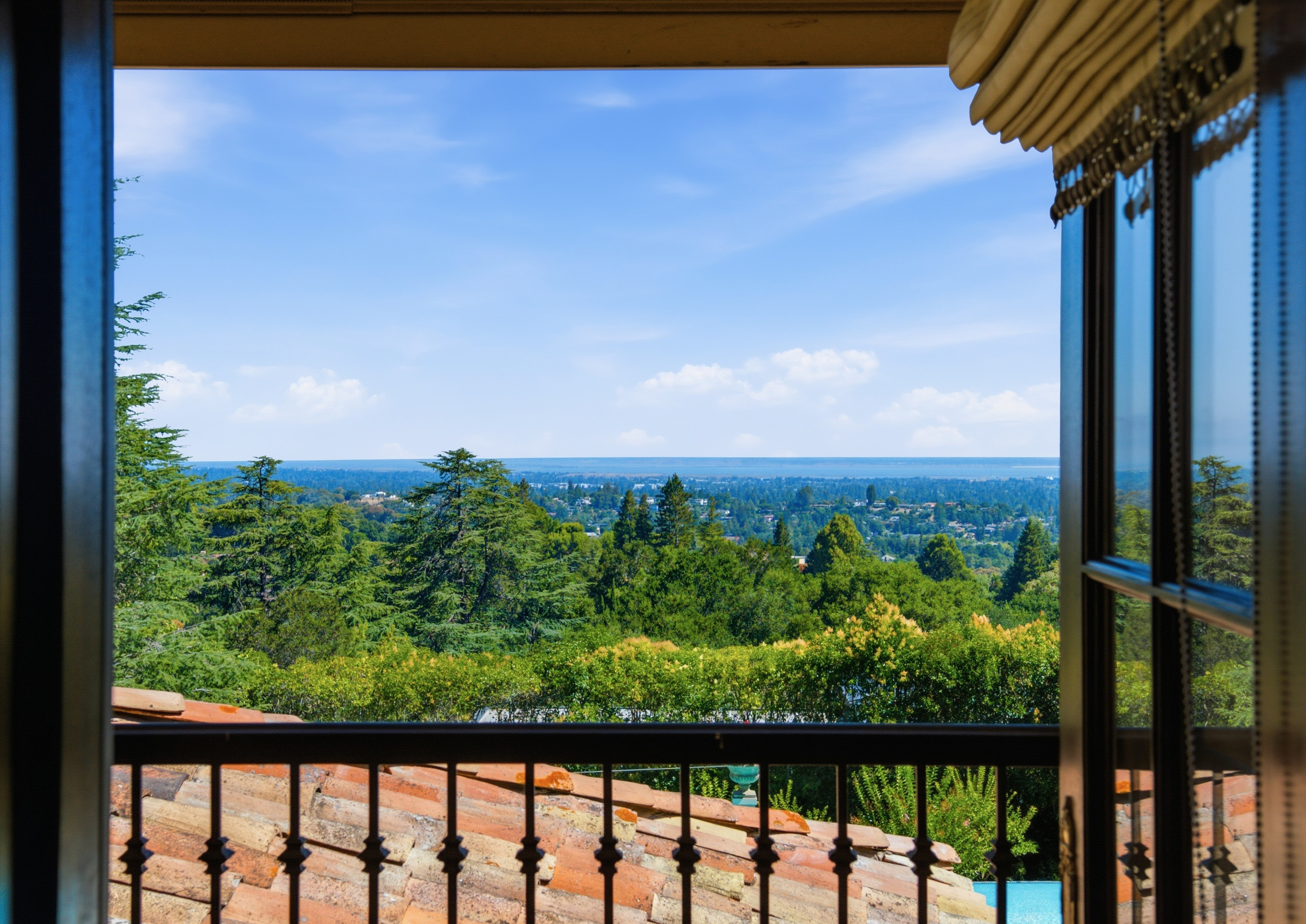  An Entertainer’s Estate with Exceptional Bay Views - 物件實景