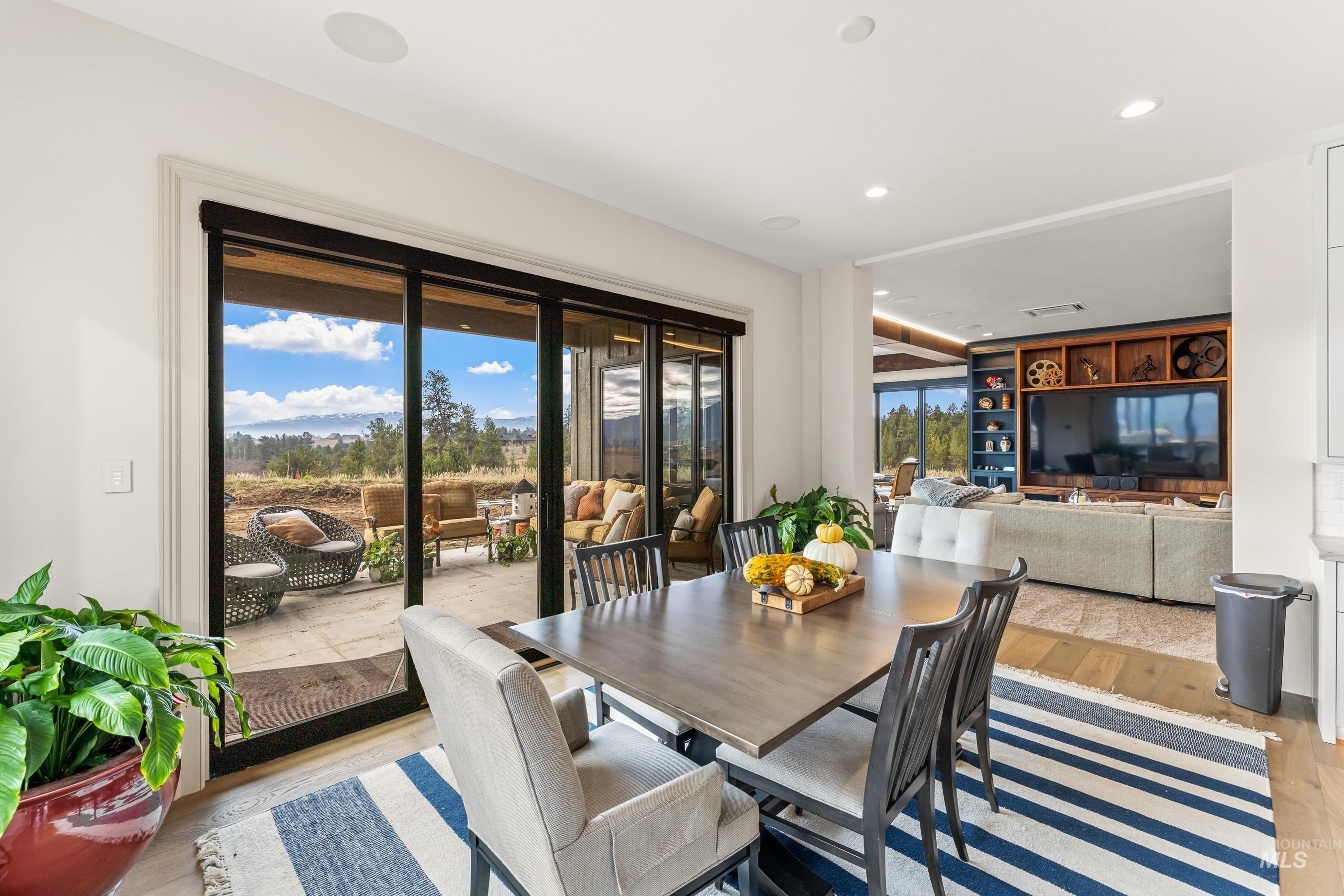 McCall, Idaho, 83638, United States, 5 Bedrooms Bedrooms, ,4 BathroomsBathrooms,Residential,For Sale,1989915