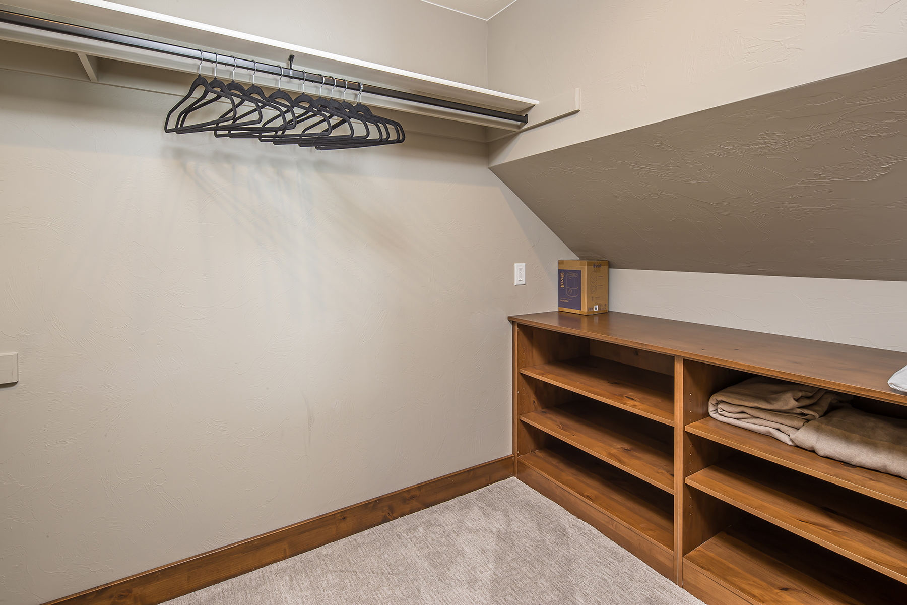  27 Heavy Runner Road, 27A - 物件實景