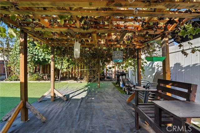 Compton, California, 90220, United States, 3 Bedrooms Bedrooms, ,2 BathroomsBathrooms,Residential,For Sale,1977875