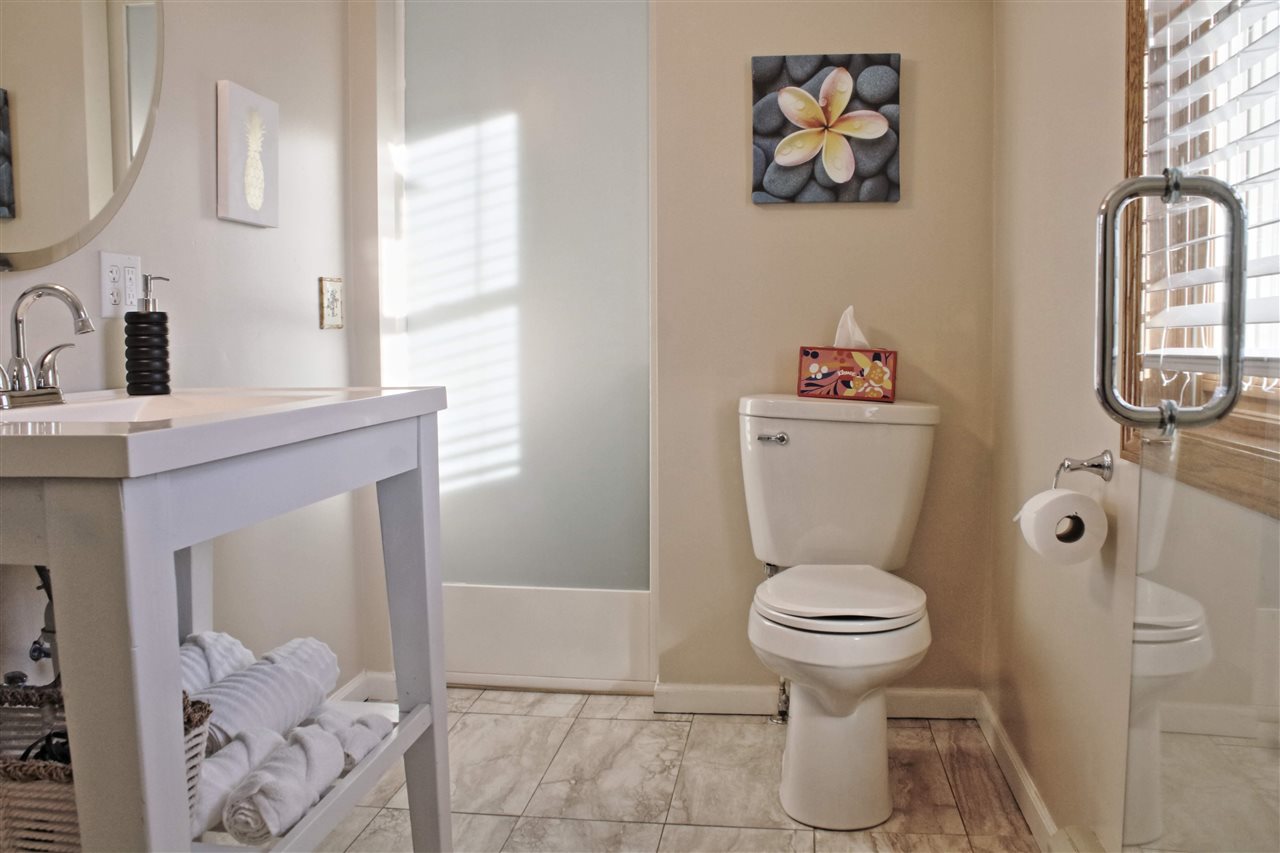 Charlevoix, Michigan, 49720, United States, 5 Bedrooms Bedrooms, ,5 BathroomsBathrooms,Residential,For Sale,1948614