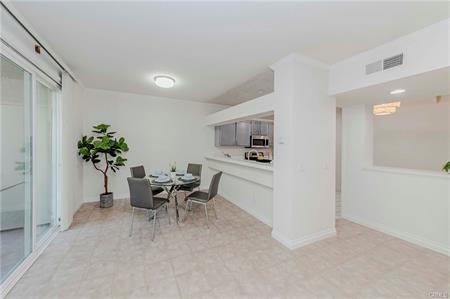 San Pedro, California, 90732, United States, 2 Bedrooms Bedrooms, ,3 BathroomsBathrooms,Residential,For Sale,1974009