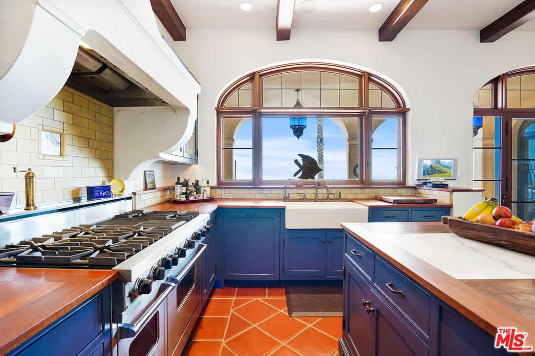 Malibu, California, 90265, United States, 3 Bedrooms Bedrooms, ,4 BathroomsBathrooms,Residential,For Sale,1846867