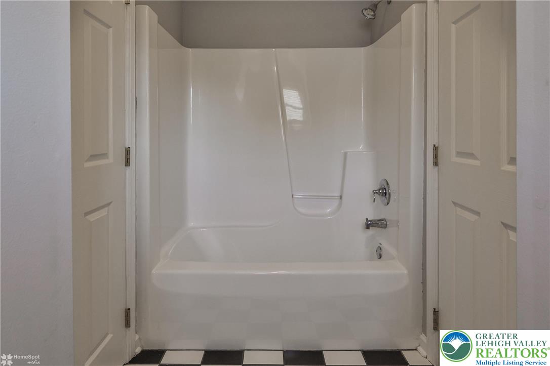 Palmer Twp, Pennsylvania, 18045, United States, 4 Bedrooms Bedrooms, ,4 BathroomsBathrooms,Residential,For Sale,1898728