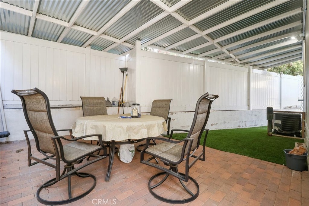 Woodland Hills, California, 91364, United States, 3 Bedrooms Bedrooms, ,2 BathroomsBathrooms,Residential,For Sale,1895841