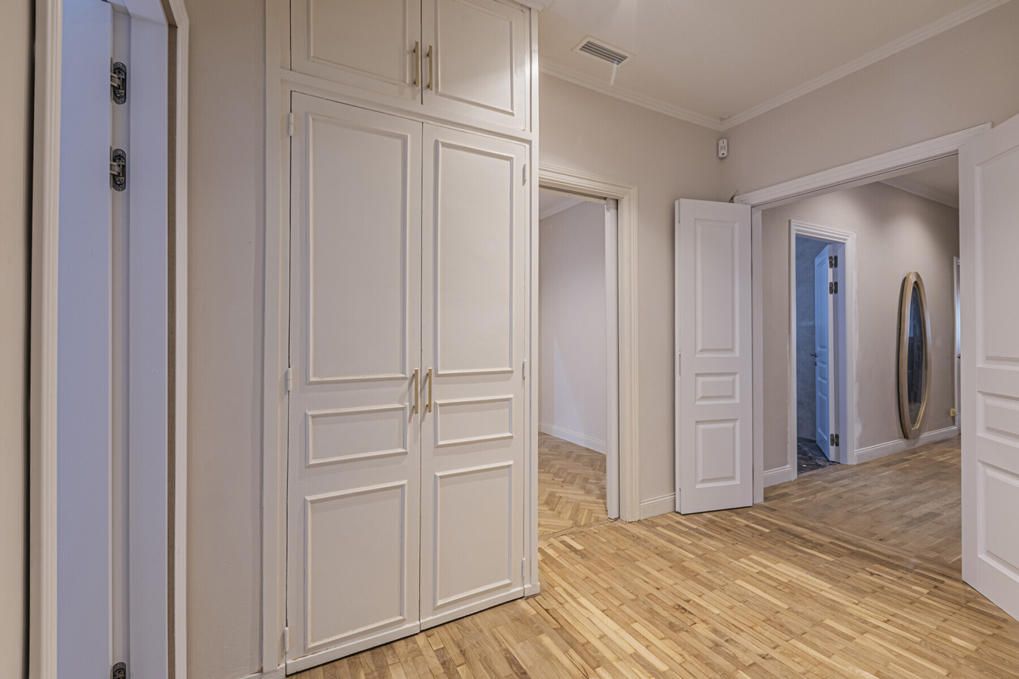  Renovated high-rise apartment in a stately building in Eixample. - 物件實景