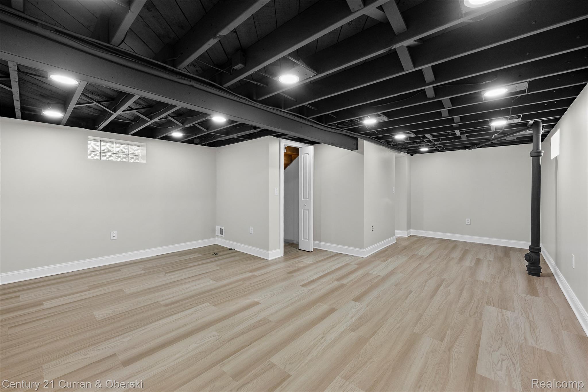 Dearborn, Michigan, 48124, United States, 4 Bedrooms Bedrooms, ,3 BathroomsBathrooms,Residential,For Sale,1979492