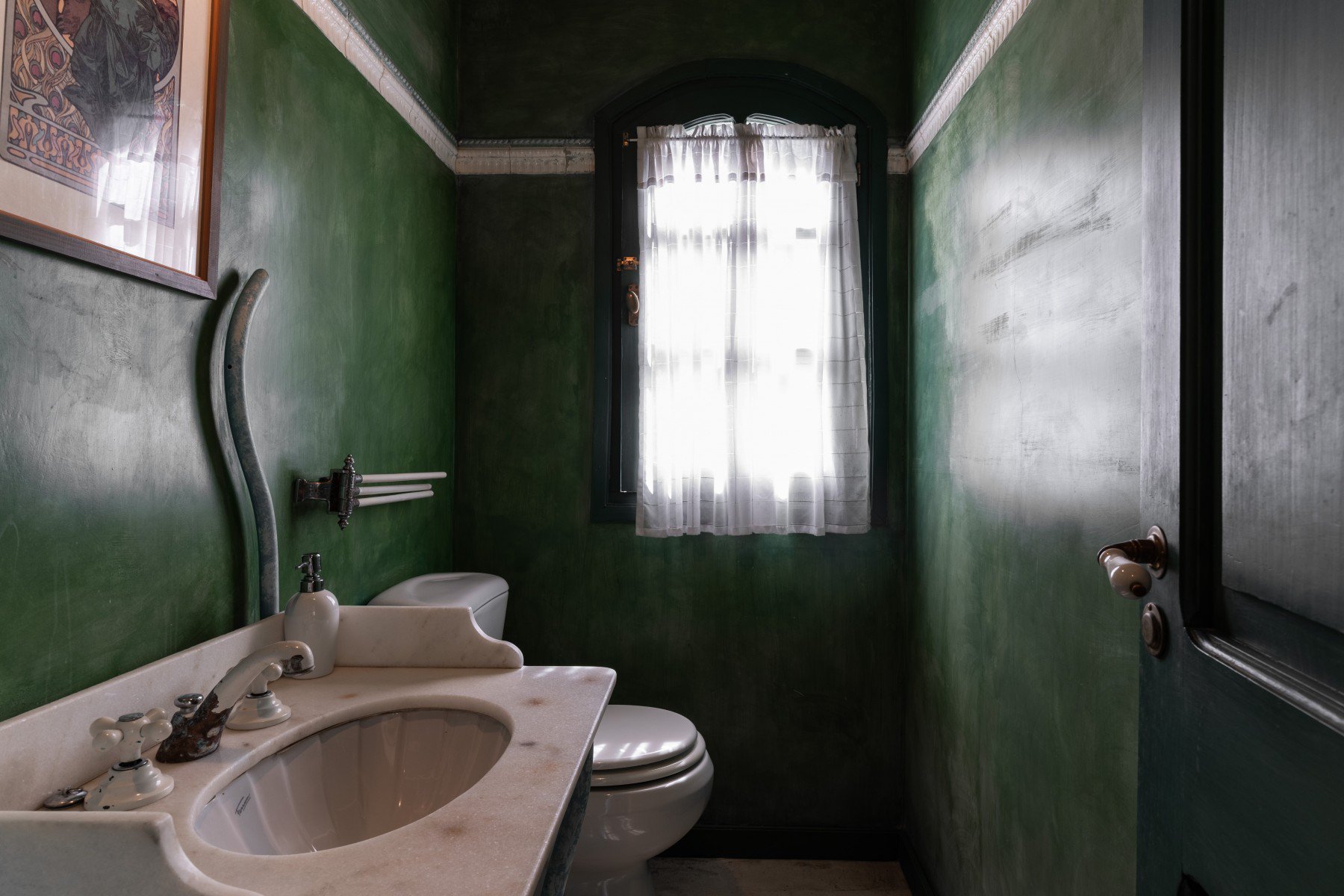  Spacious Family House with 4 Bedrooms and Full Service - 物件實景