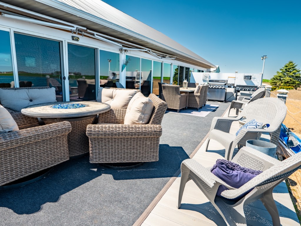 Sheffield, Iowa, 50475, United States, 3 Bedrooms Bedrooms, ,2 BathroomsBathrooms,Residential,For Sale,1976562