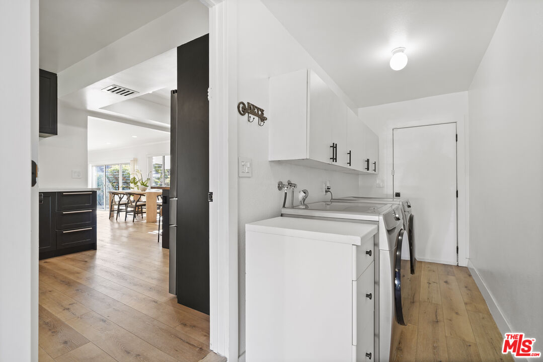 Porter Ranch, California, 91326, United States, 3 Bedrooms Bedrooms, ,2 BathroomsBathrooms,Residential,For Sale,1989253