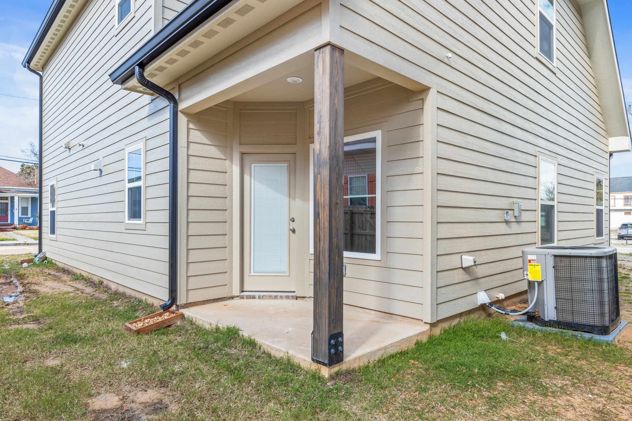 Lake Charles, Louisiana, 70601, United States, 16 Bedrooms Bedrooms, ,12 BathroomsBathrooms,Residential,For Sale,1983862