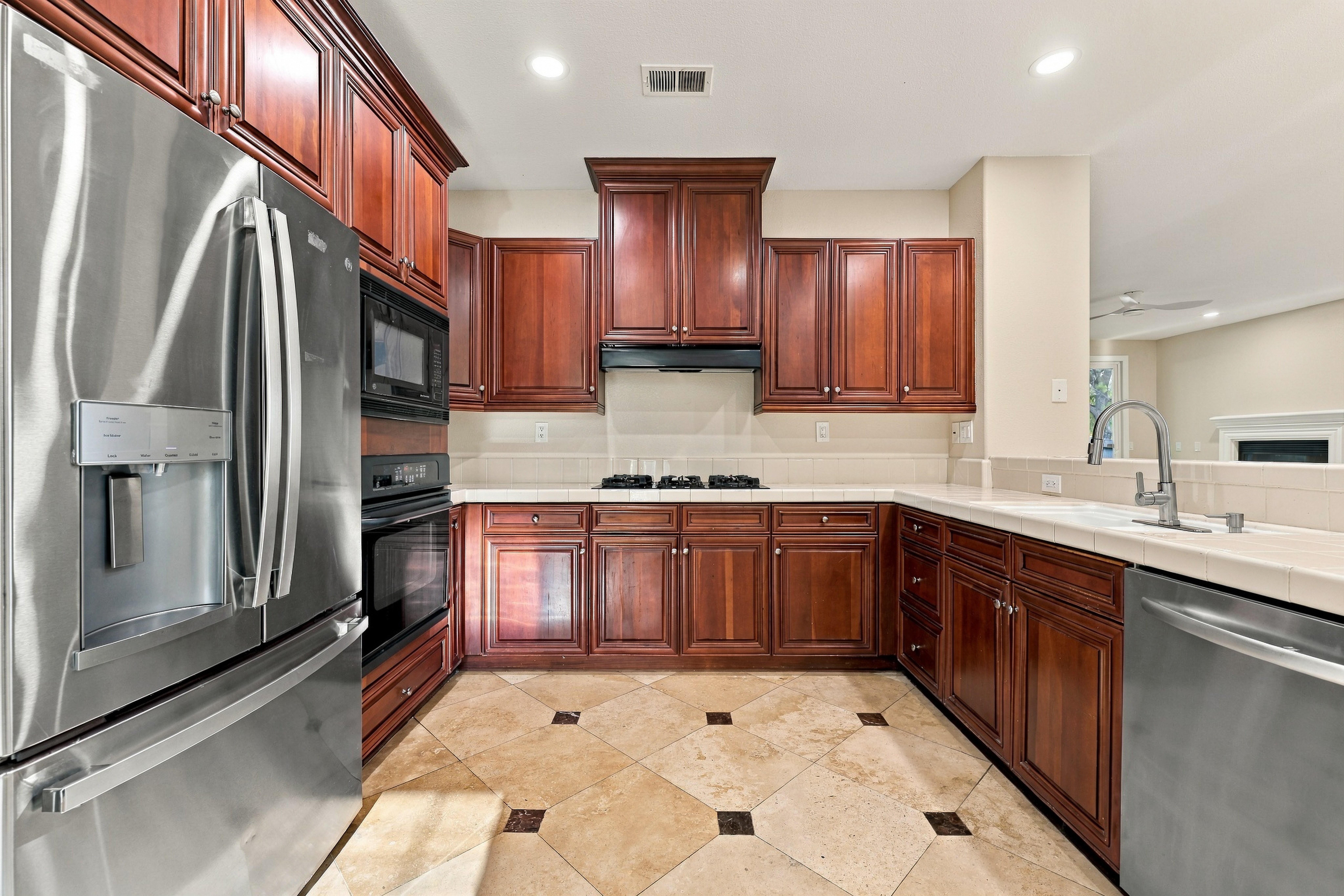  5602 Pop Becker Street, Sacramento, CA 95835 - 物件實景