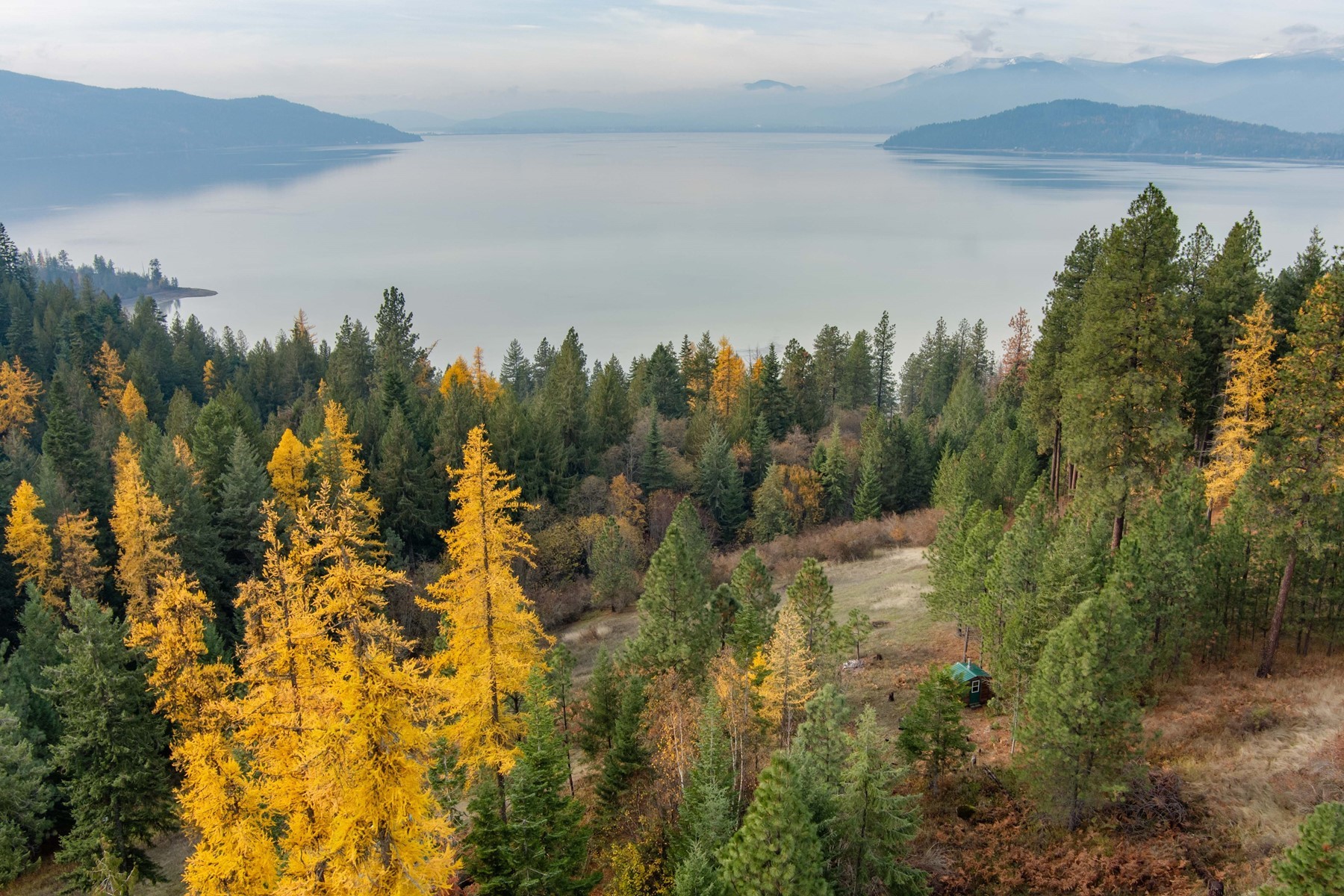 Logs Above The Lake - 物件實景