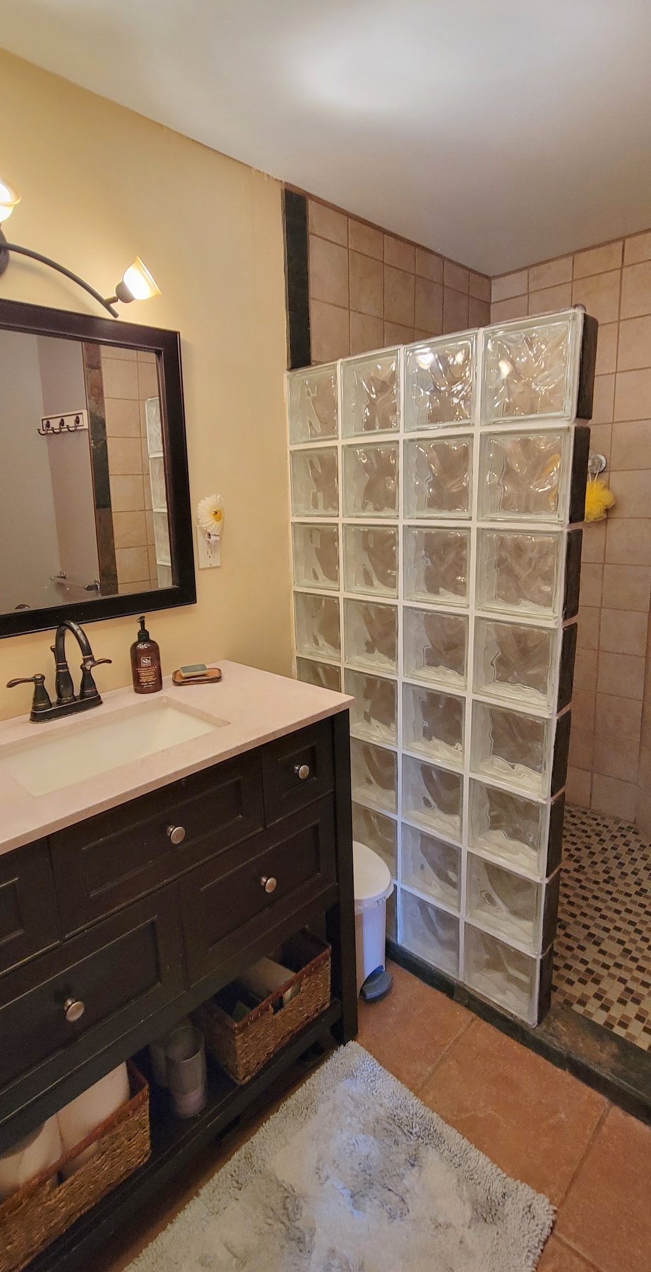 Silver City, New Mexico, 88061, United States, 4 Bedrooms Bedrooms, ,5 BathroomsBathrooms,Residential,For Sale,1973737