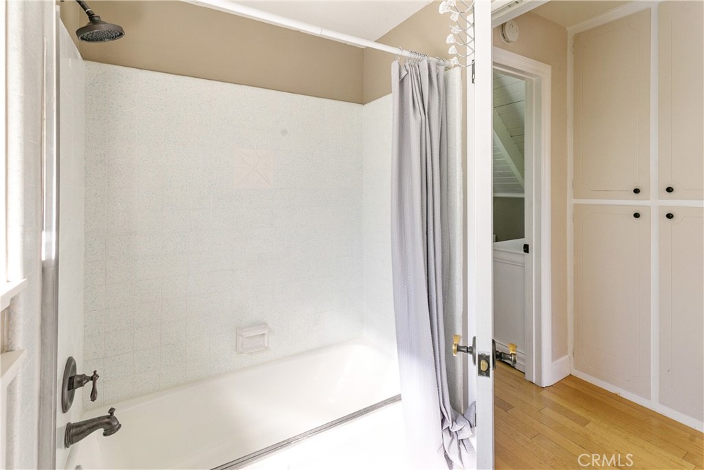 Lake Arrowhead, California, 92352, United States, 4 Bedrooms Bedrooms, ,3 BathroomsBathrooms,Residential,For Sale,2003033