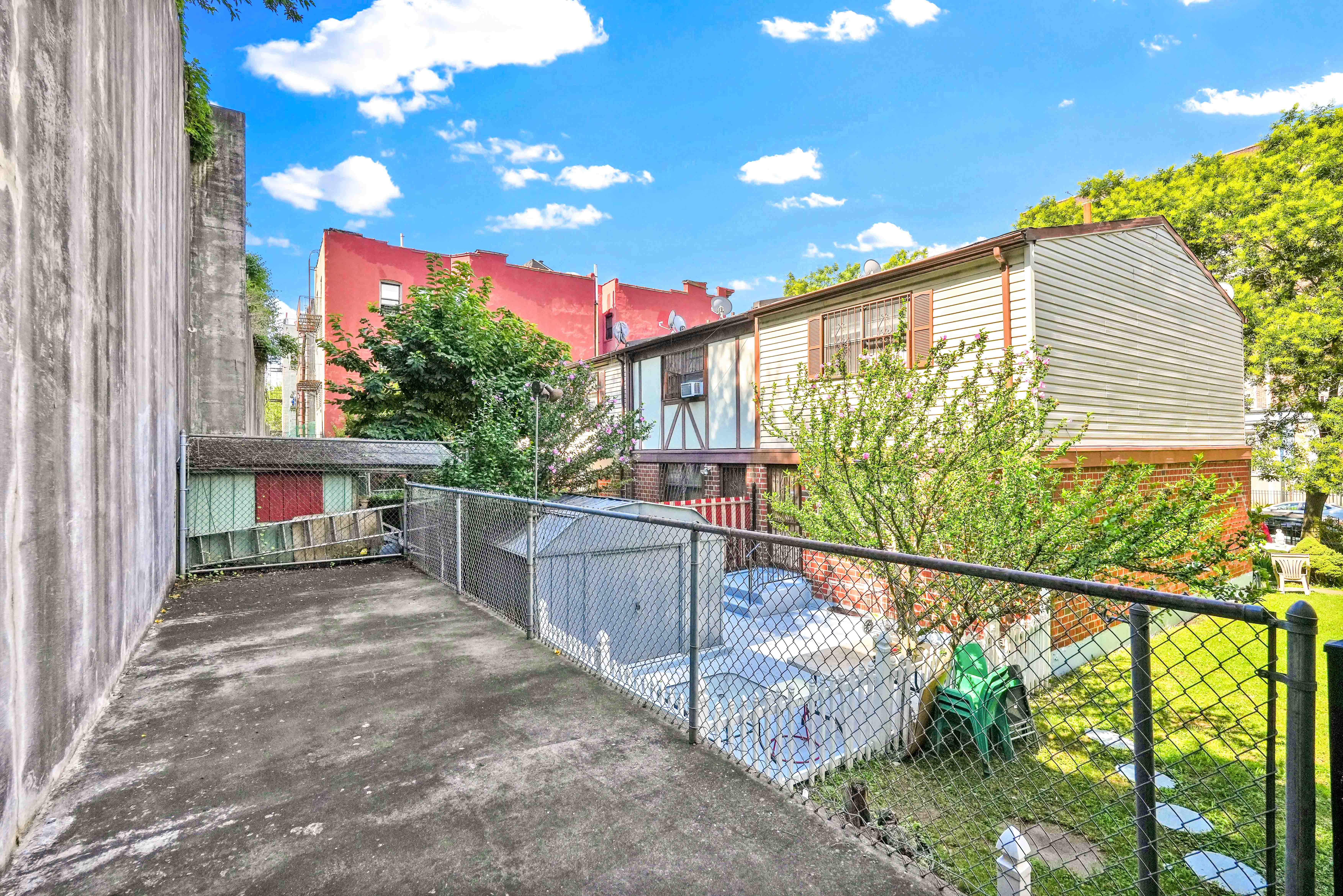 Bronx, New York, 10455, United States, 3 Bedrooms Bedrooms, ,2 BathroomsBathrooms,Residential,For Sale,1931439