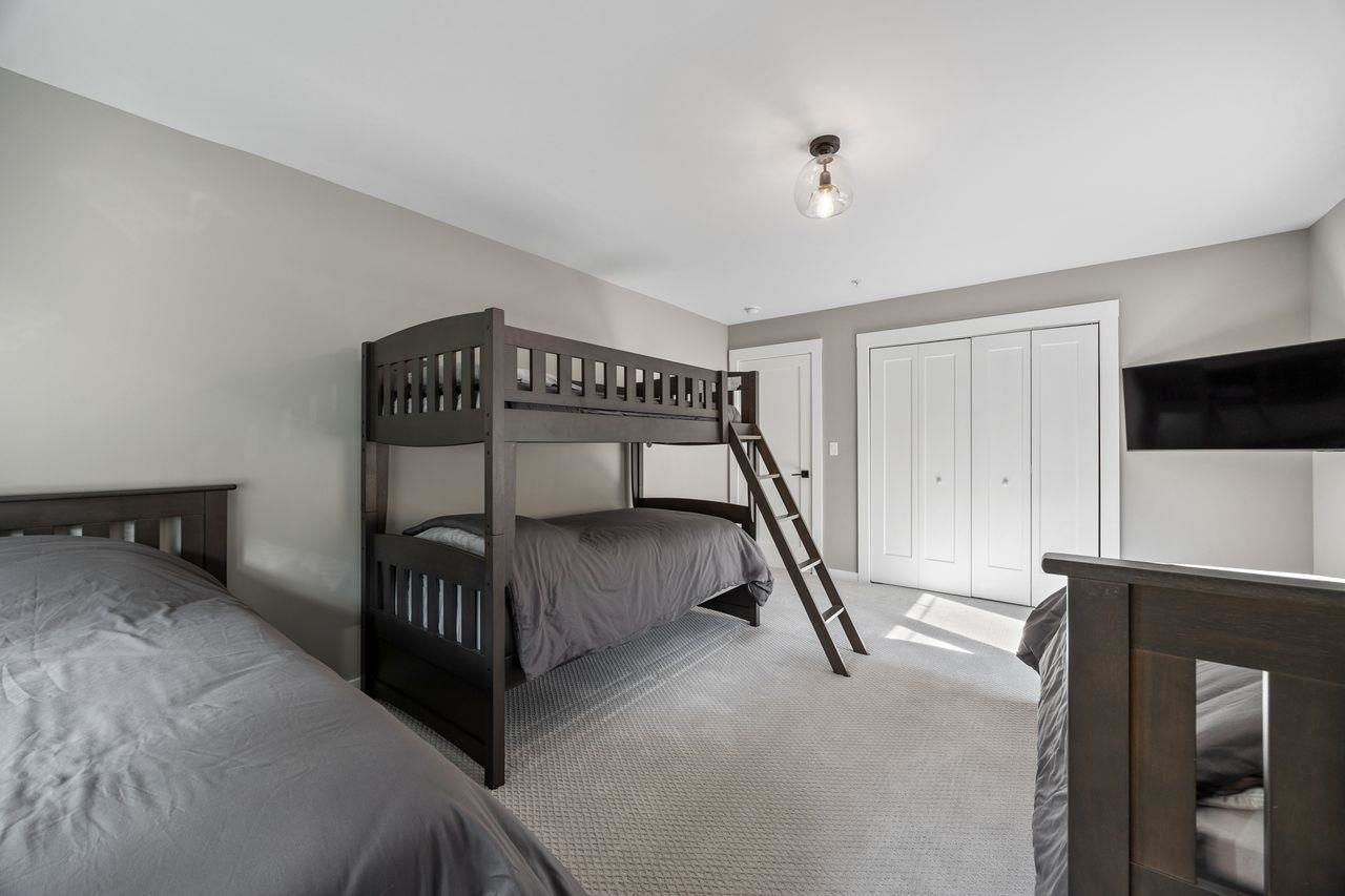 Conway, New Hampshire, 03860, United States, 4 Bedrooms Bedrooms, ,5 BathroomsBathrooms,Residential,For Sale,1991555