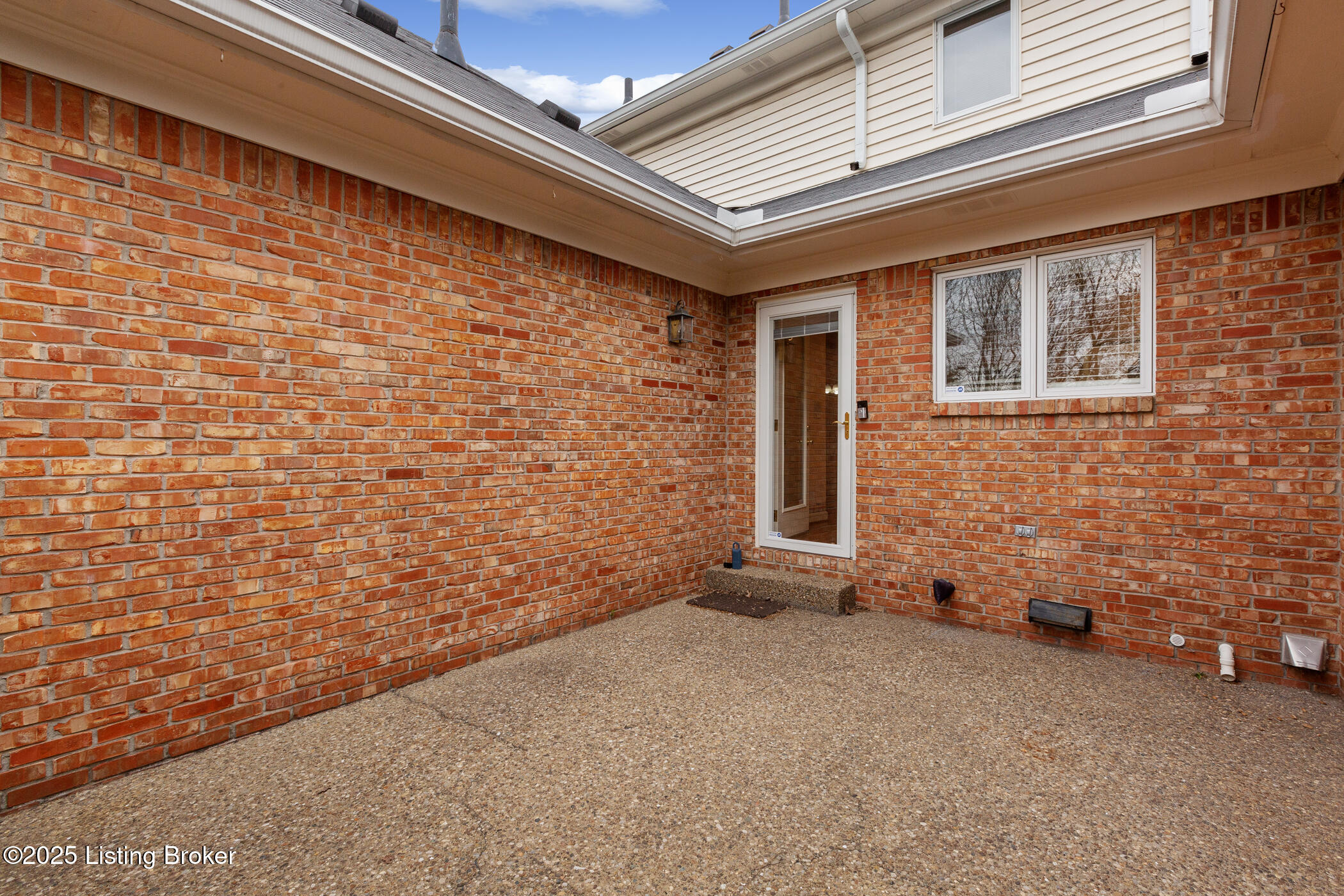 Prospect, Kentucky, 40059, United States, 3 Bedrooms Bedrooms, ,4 BathroomsBathrooms,Residential,For Sale,1754796