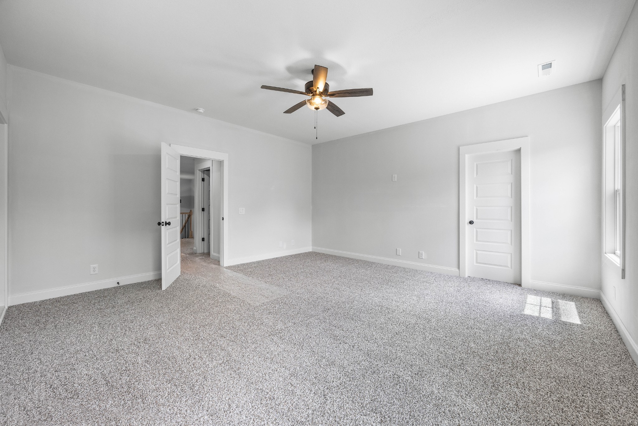 Clarksville, Tennessee, 37040, United States, 4 Bedrooms Bedrooms, ,3 BathroomsBathrooms,Residential,For Sale,1979946