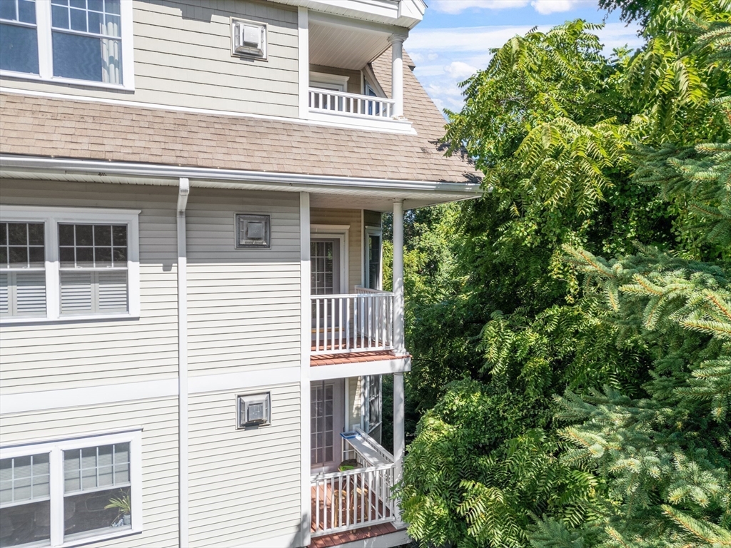 Chelmsford, Massachusetts, 01863, United States, 2 Bedrooms Bedrooms, ,2 BathroomsBathrooms,Residential,For Sale,1939125