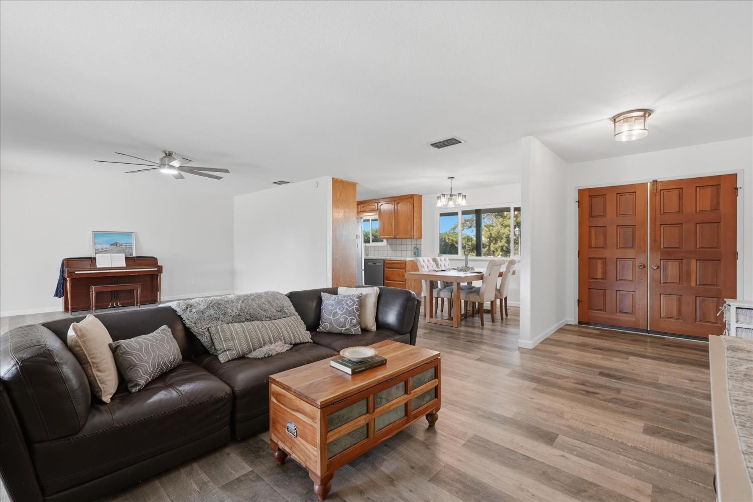 Sanger, California, 93657, United States, 3 Bedrooms Bedrooms, ,2 BathroomsBathrooms,Residential,For Sale,1982741