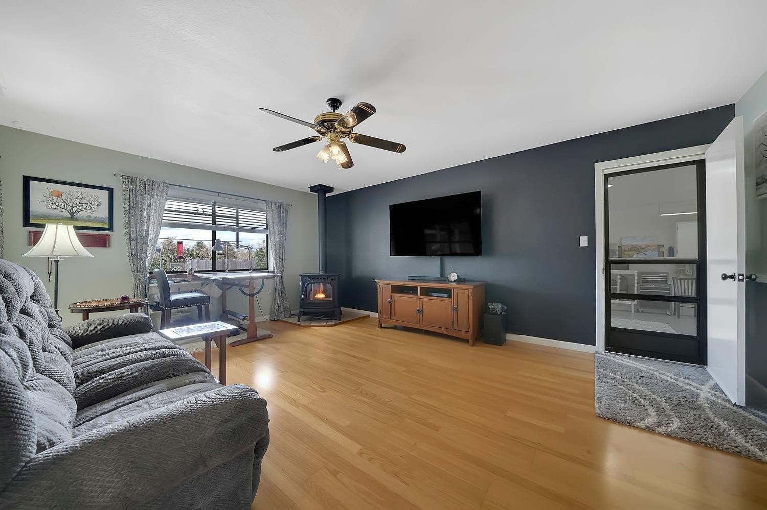 Valley Springs, California, 95252, United States, 5 Bedrooms Bedrooms, ,4 BathroomsBathrooms,Residential,For Sale,1724750