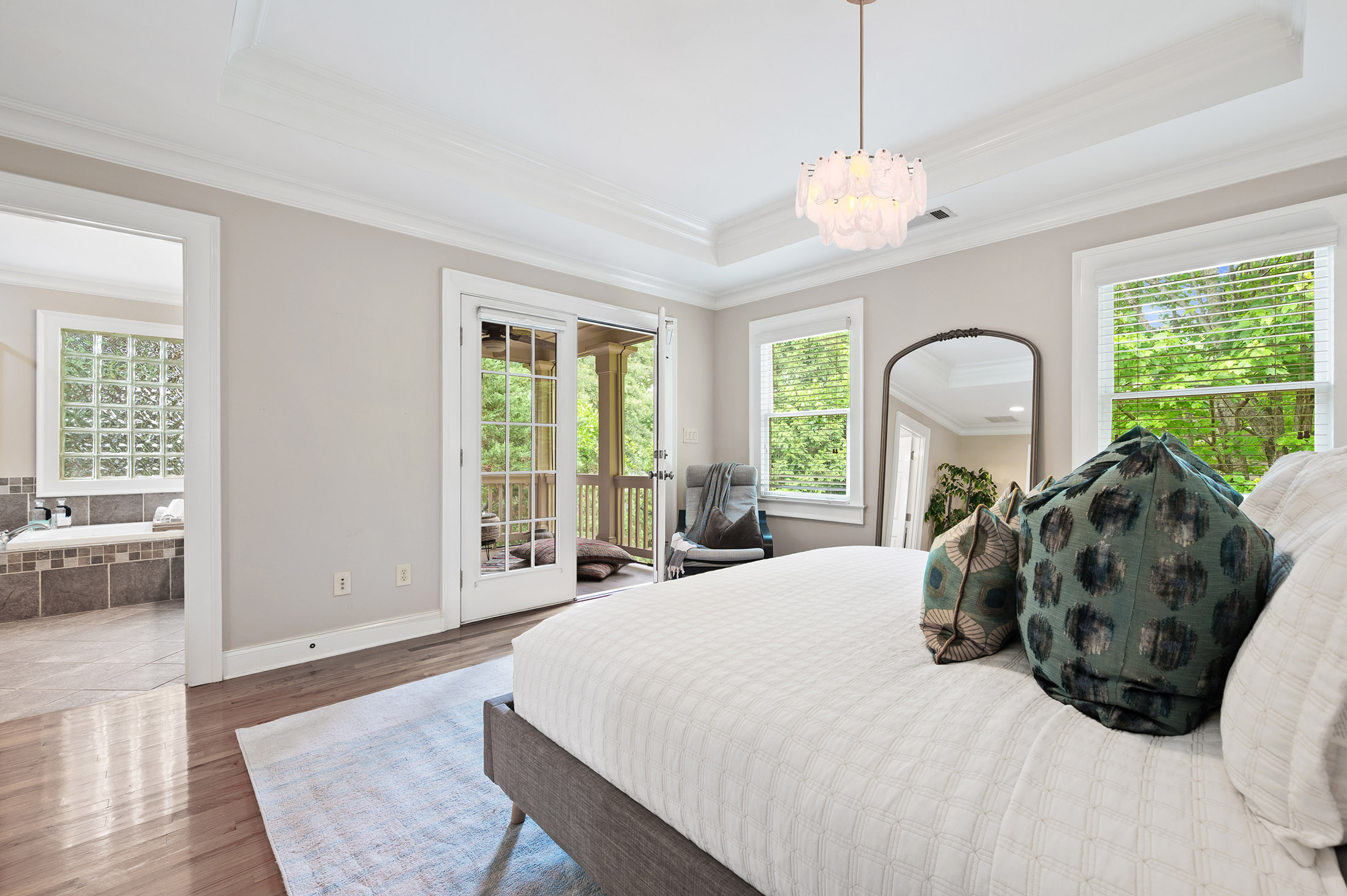  Two-Story Craftsman in Coveted Oakhurst Community - 物件實景