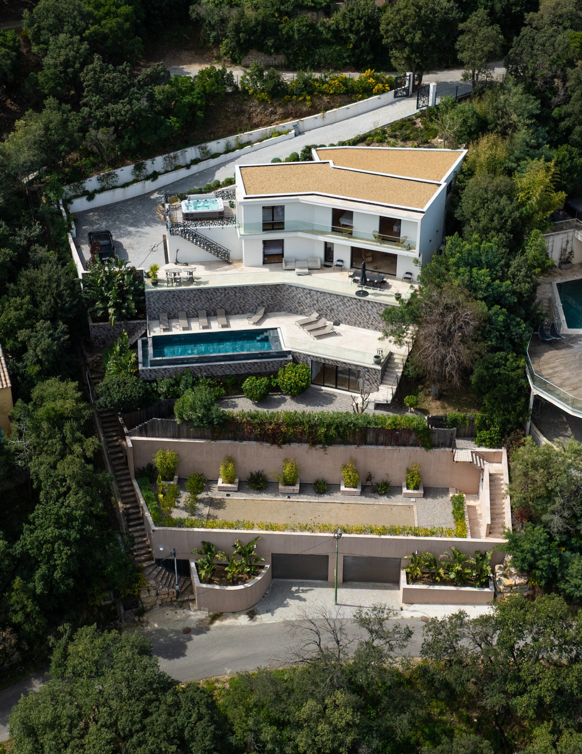  Les Issambres: contemporary villa with pool and sea view, sole agent - 物件實景