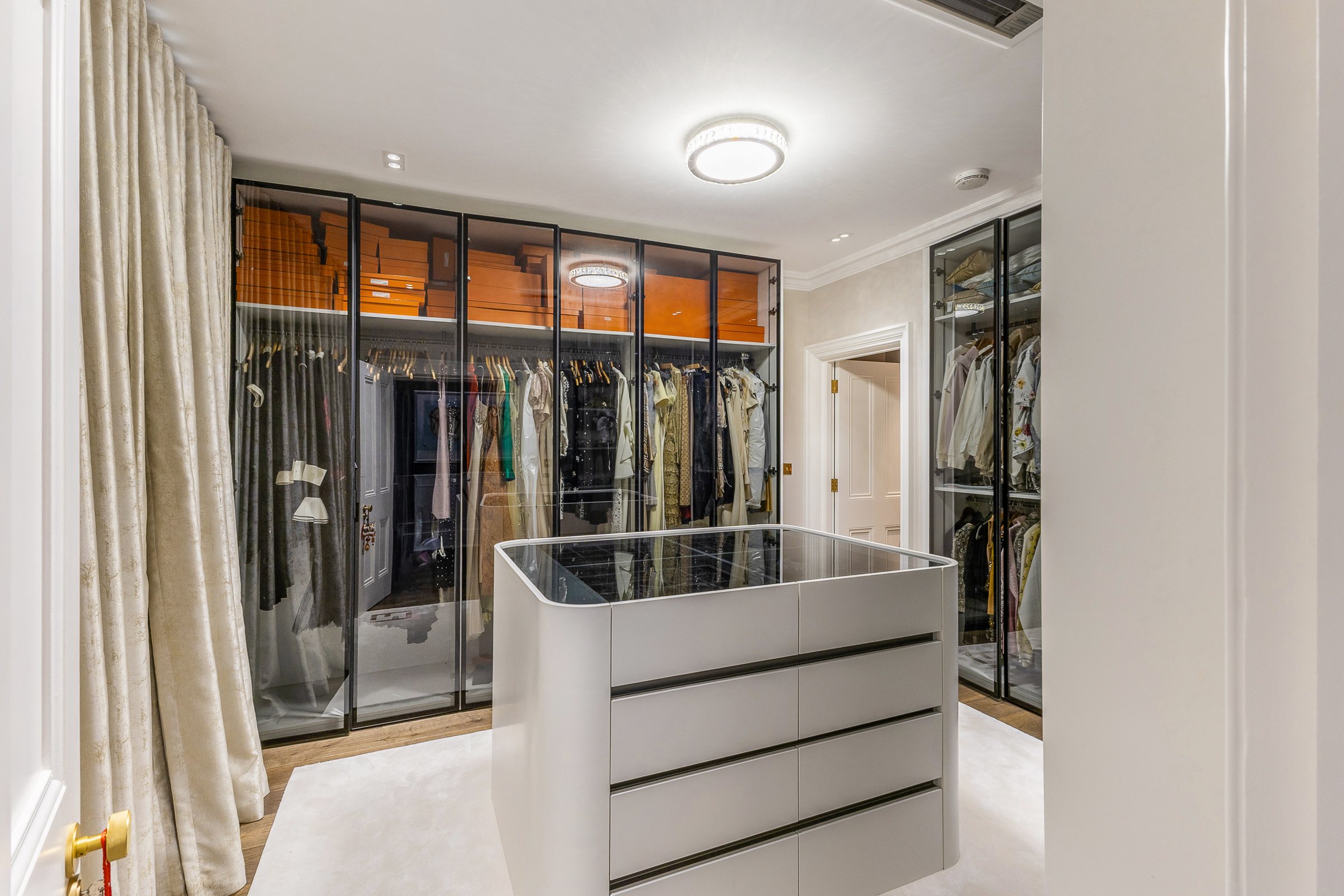  Grand Proportions on in Queen