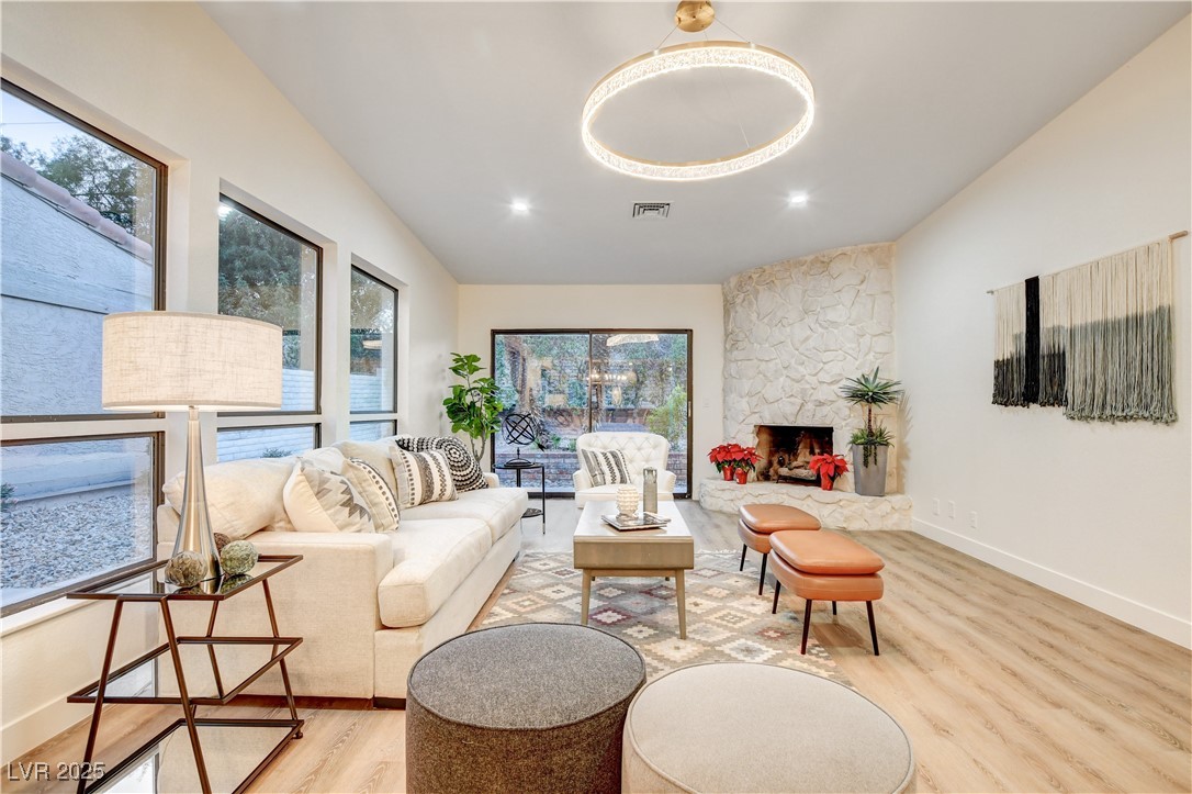 Las Vegas, Nevada, 89102, United States, 2 Bedrooms Bedrooms, ,2 BathroomsBathrooms,Residential,For Sale,2002910