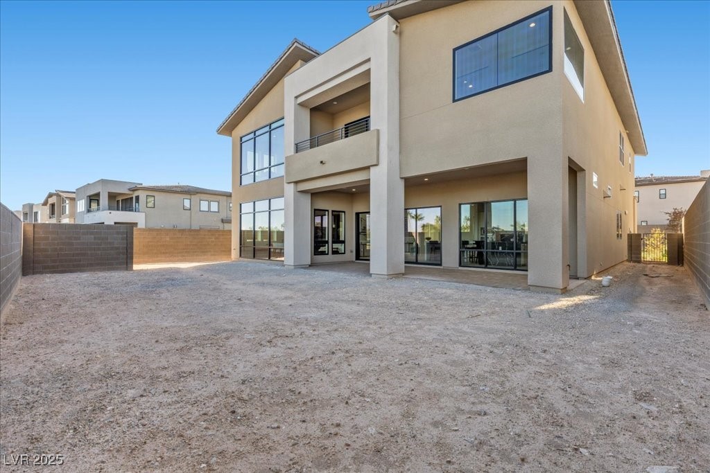 Las Vegas, Nevada, 89135, United States, 5 Bedrooms Bedrooms, ,6 BathroomsBathrooms,Residential,For Sale,1987610