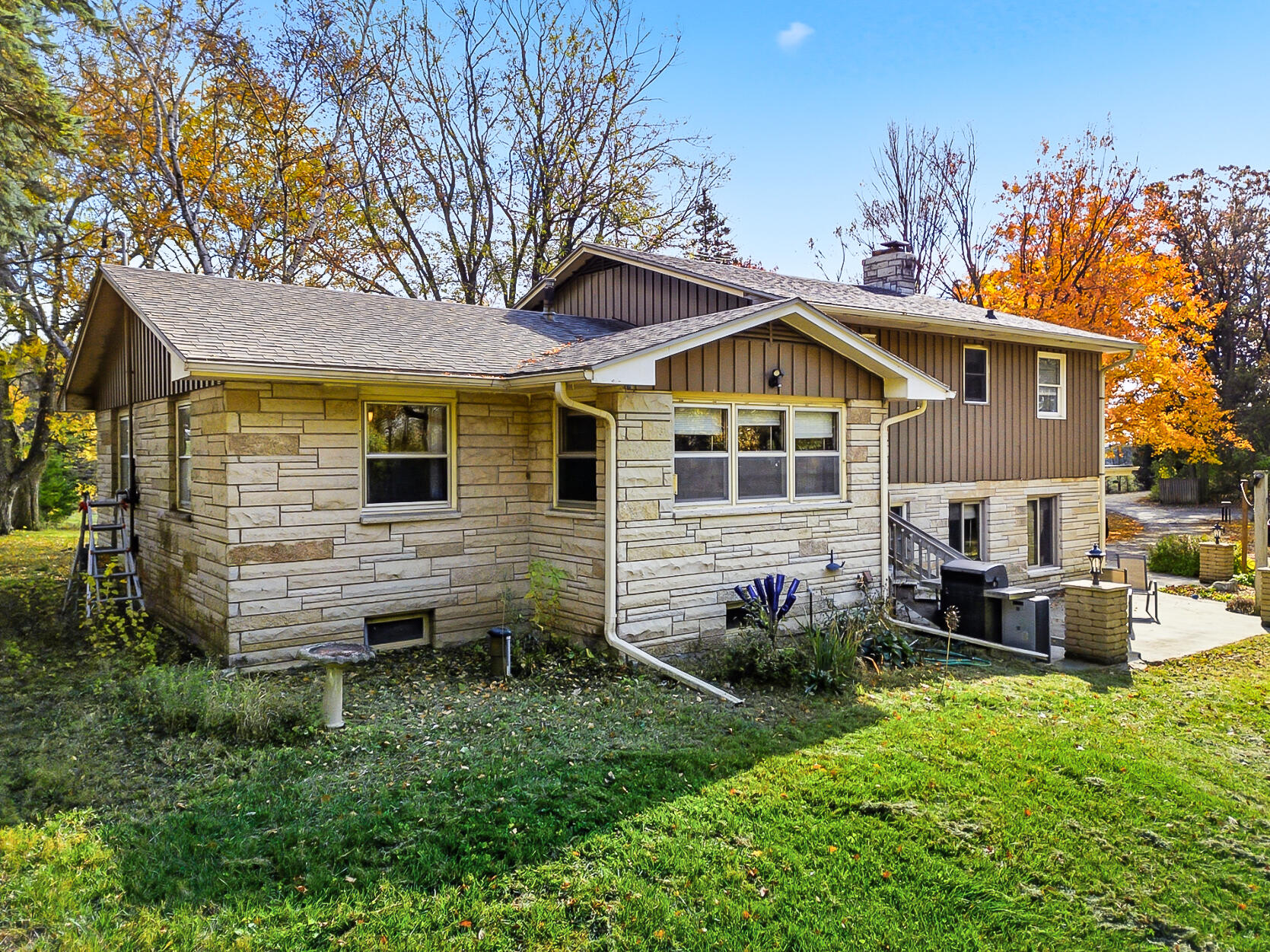 Jefferson, Wisconsin, 53549, United States, 4 Bedrooms Bedrooms, ,2 BathroomsBathrooms,Residential,For Sale,1973075