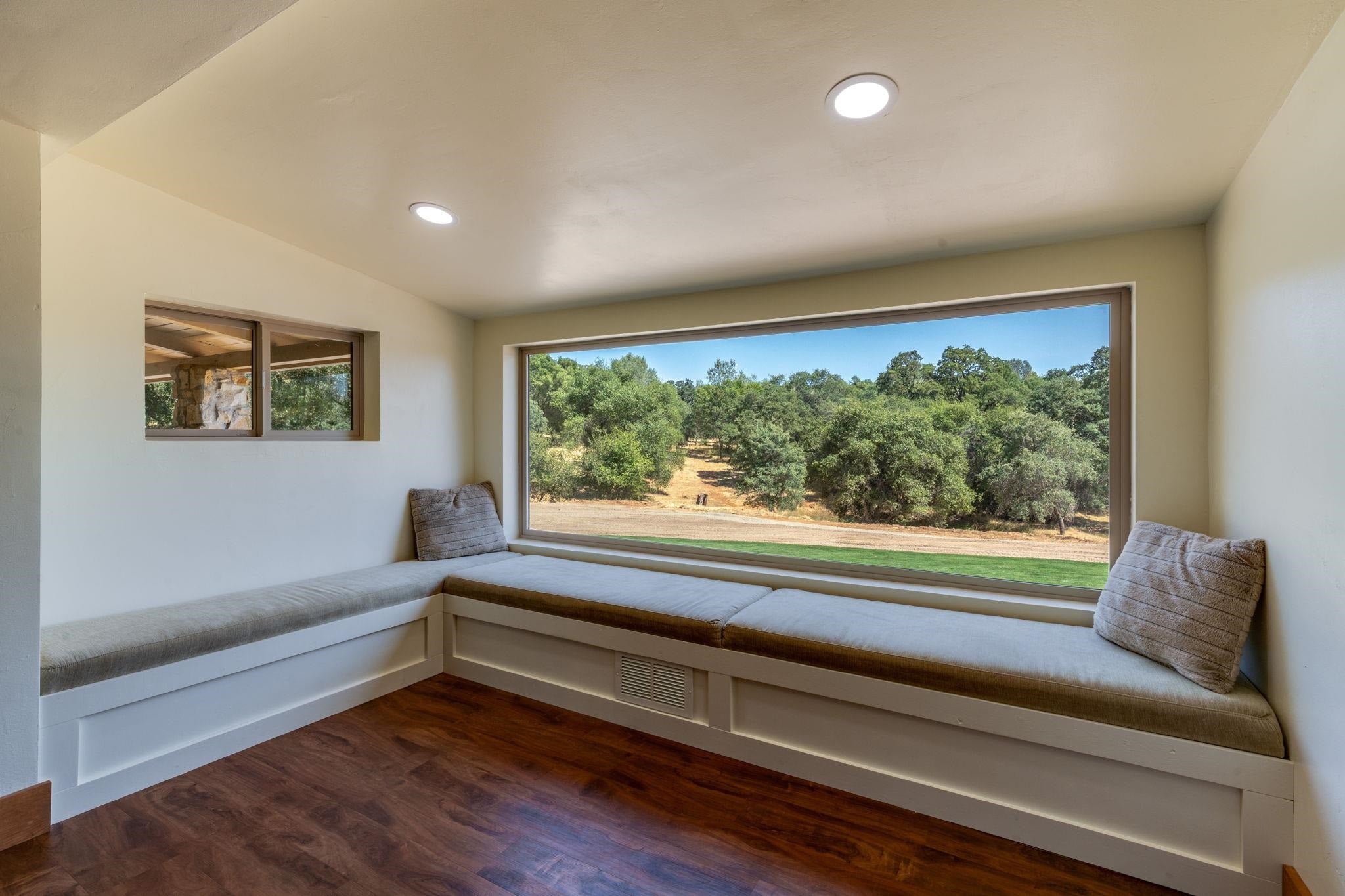 Shingle Springs, California, 95682, United States, 6 Bedrooms Bedrooms, ,2 BathroomsBathrooms,Residential,For Sale,2009241