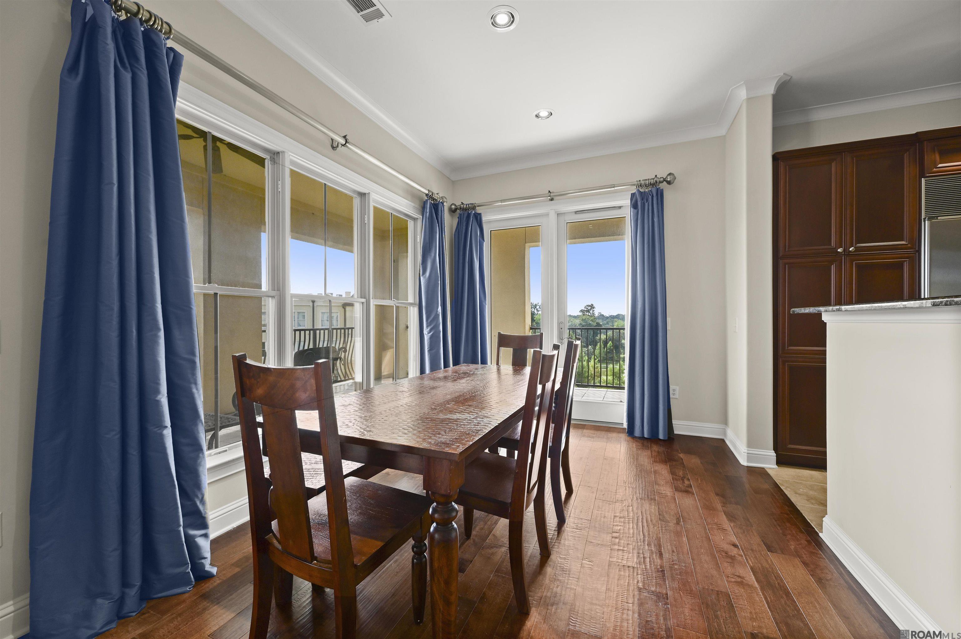 Baton Rouge, Louisiana, 70808, United States, 3 Bedrooms Bedrooms, ,2 BathroomsBathrooms,Residential,For Sale,1980847