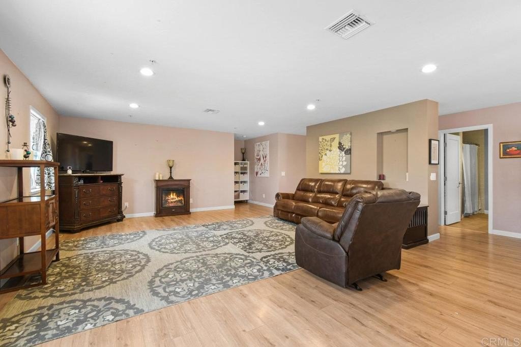 La Mesa, California, 91942, United States, 4 Bedrooms Bedrooms, ,3 BathroomsBathrooms,Residential,For Sale,1847029